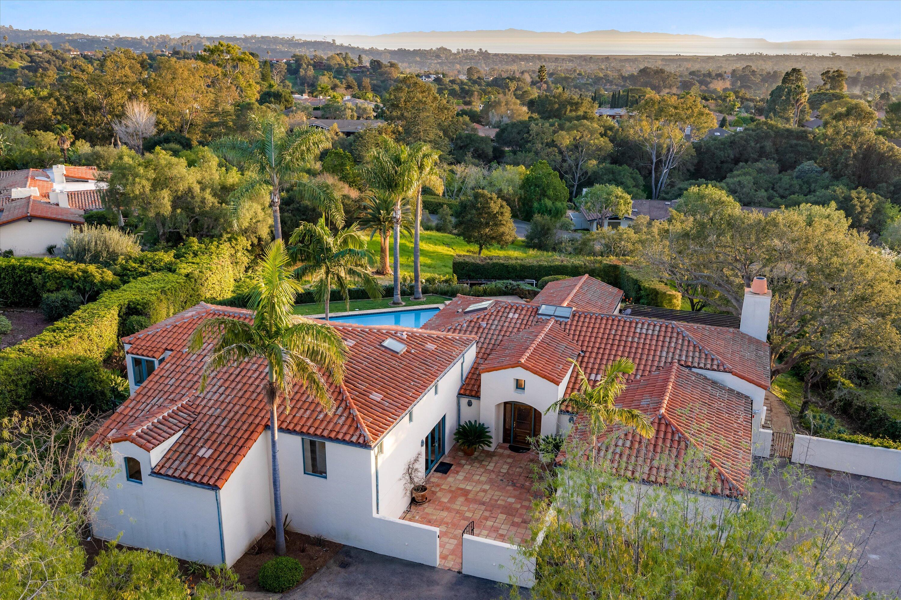 1045 Via Los Padres