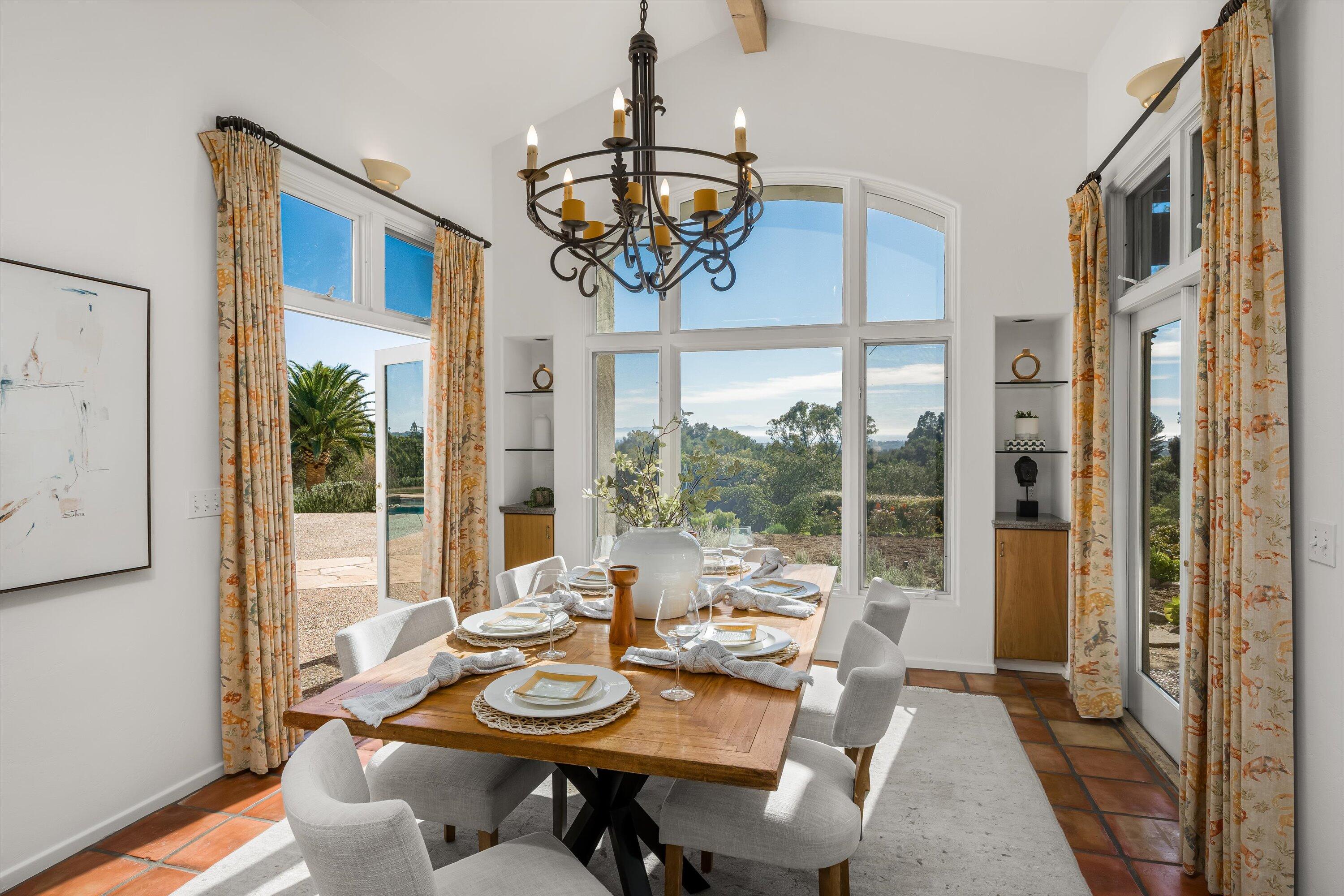 1045 Via Los Padres