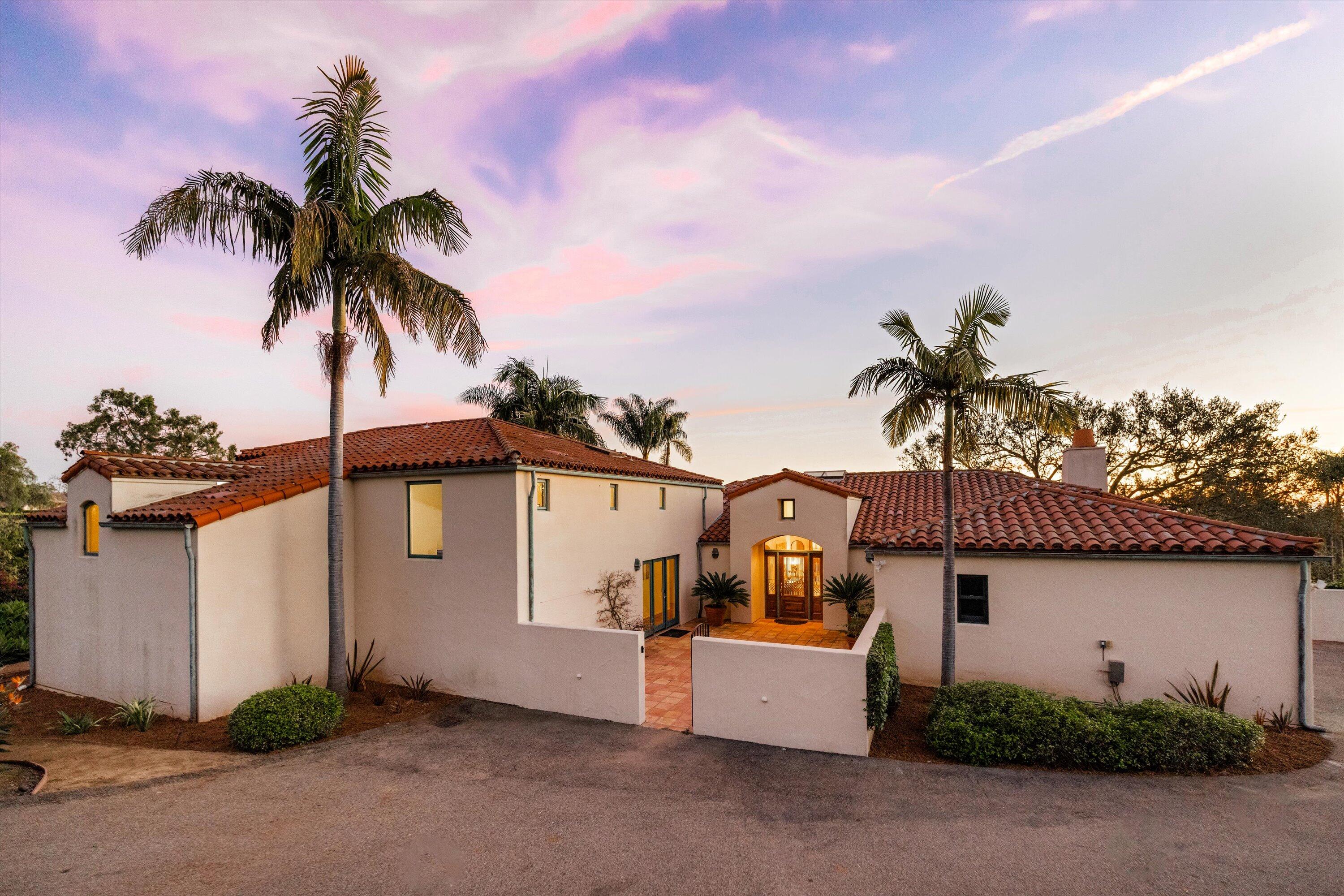 1045 Via Los Padres
