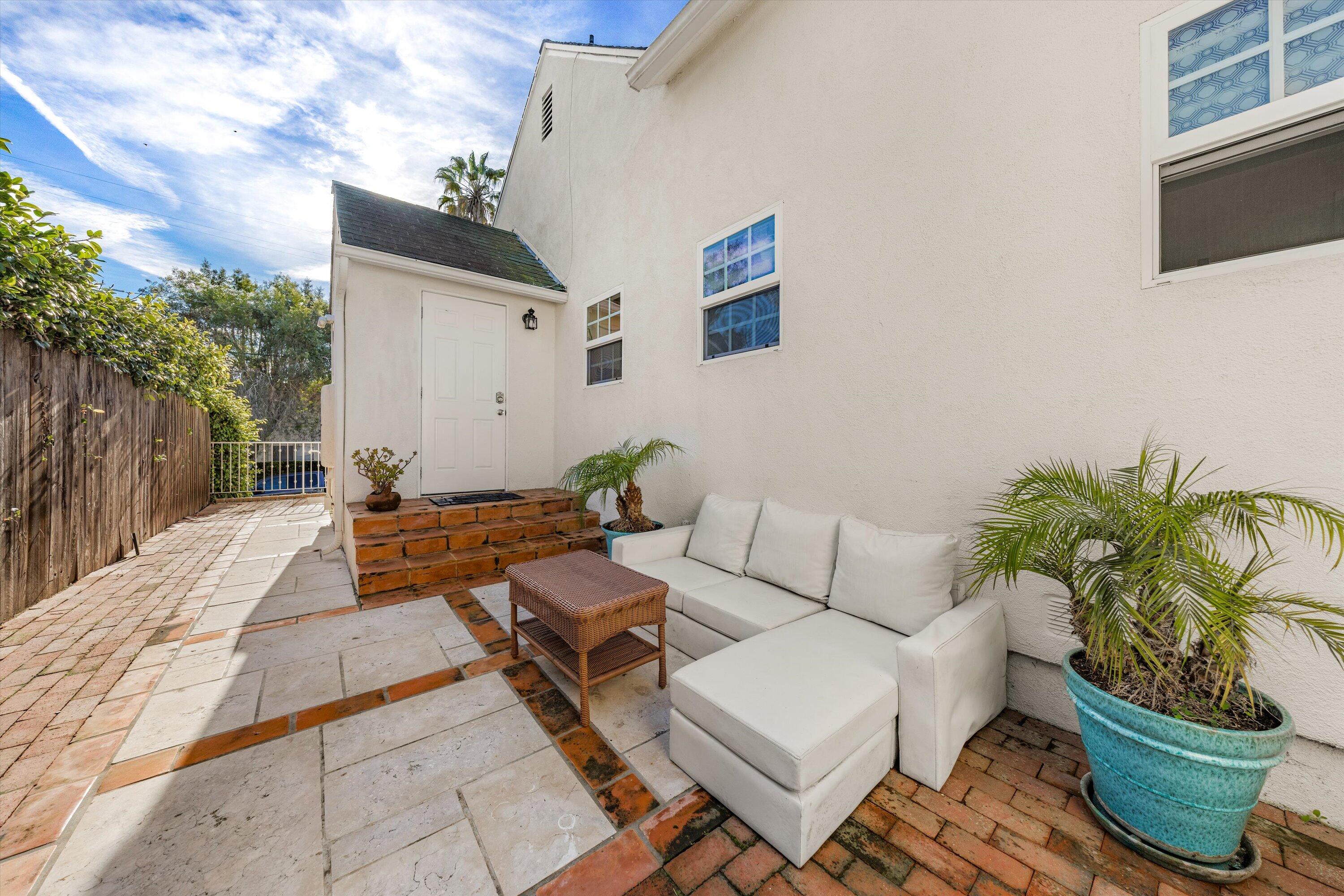 1204 San Andres Street