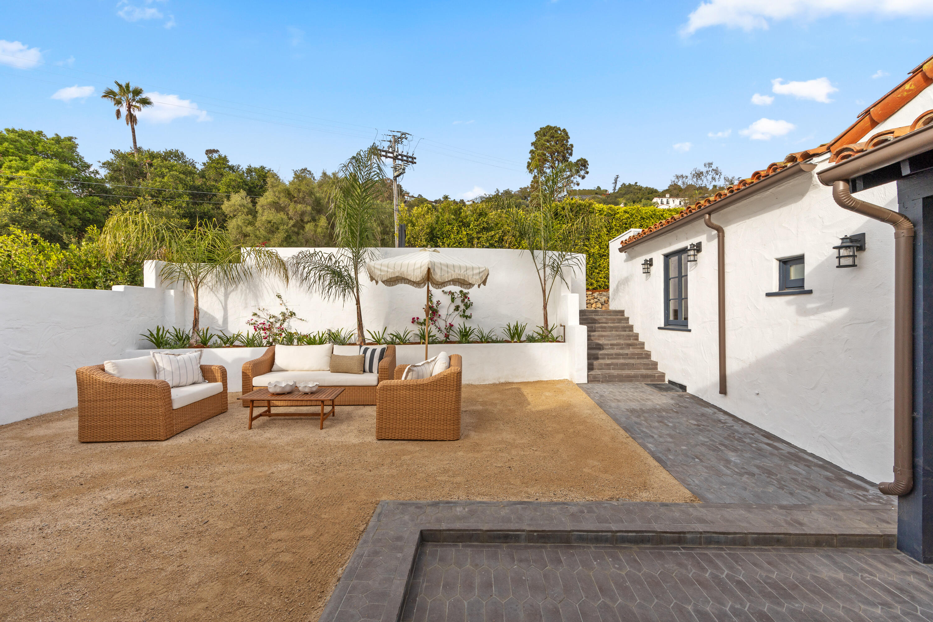 1226 Alameda Padre Serra