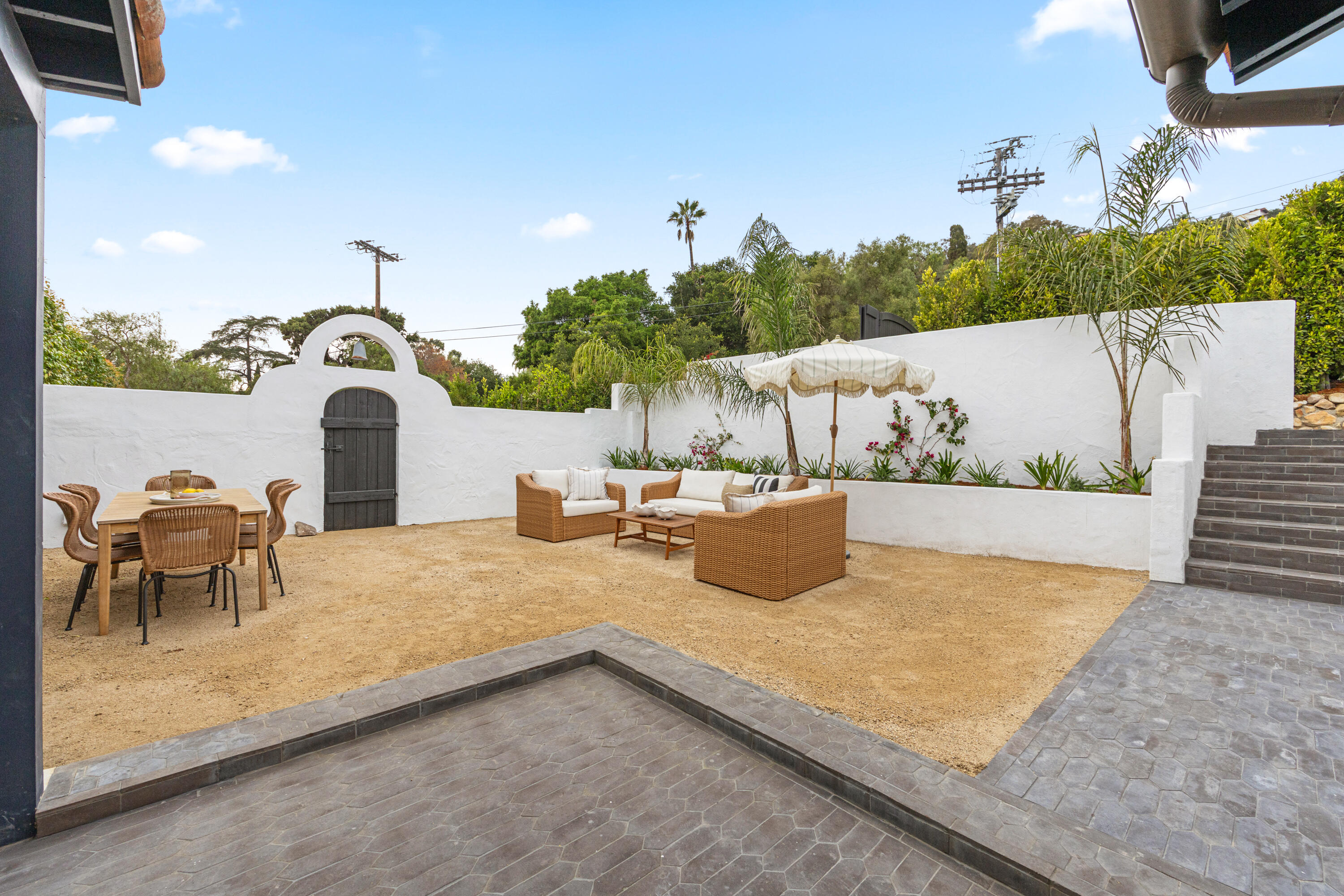 1226 Alameda Padre Serra