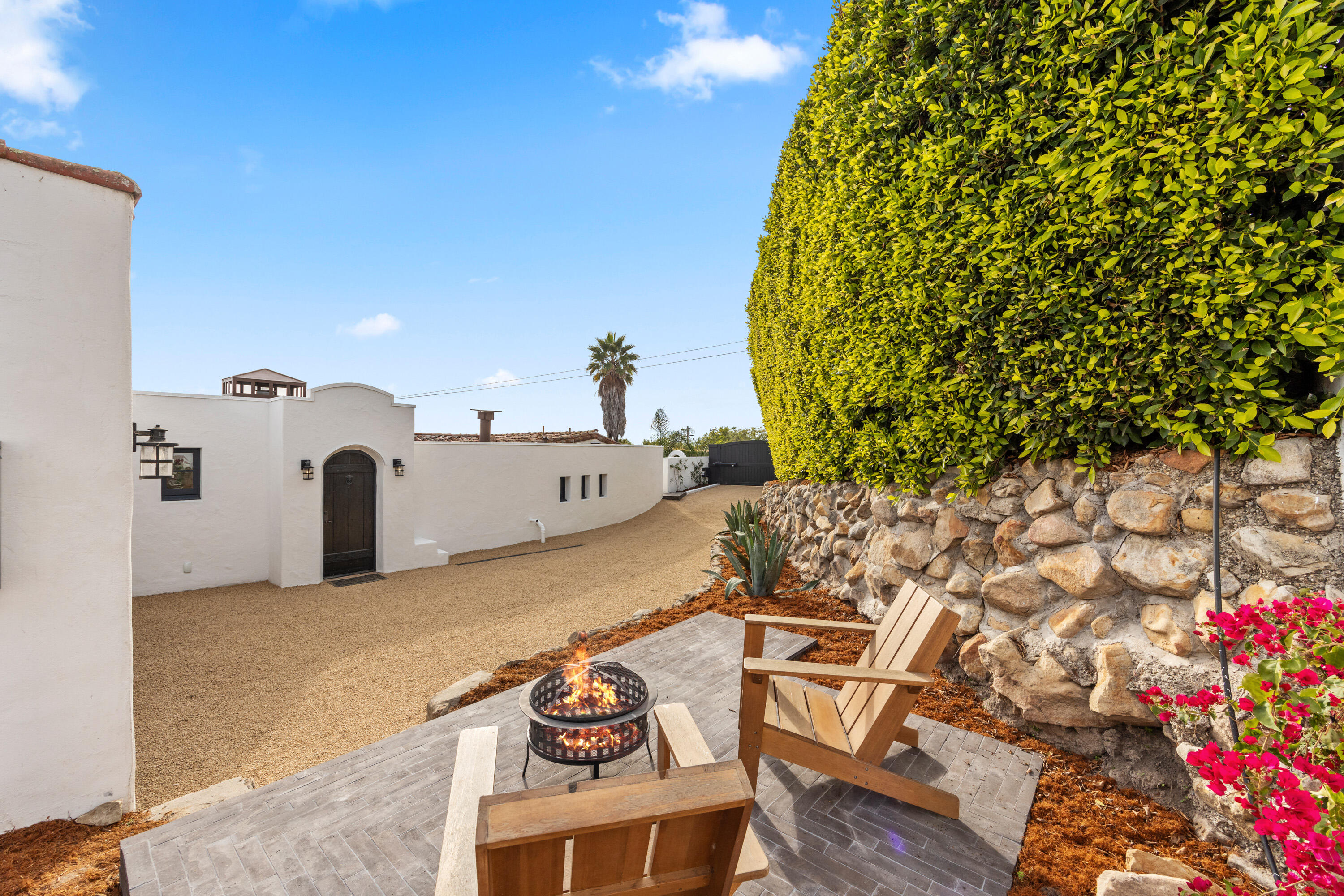 1226 Alameda Padre Serra