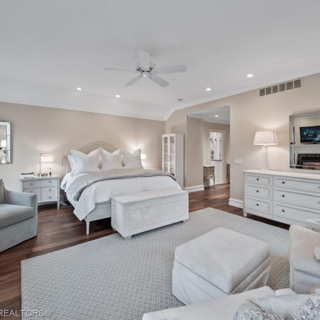 555 Vinewood Avenue