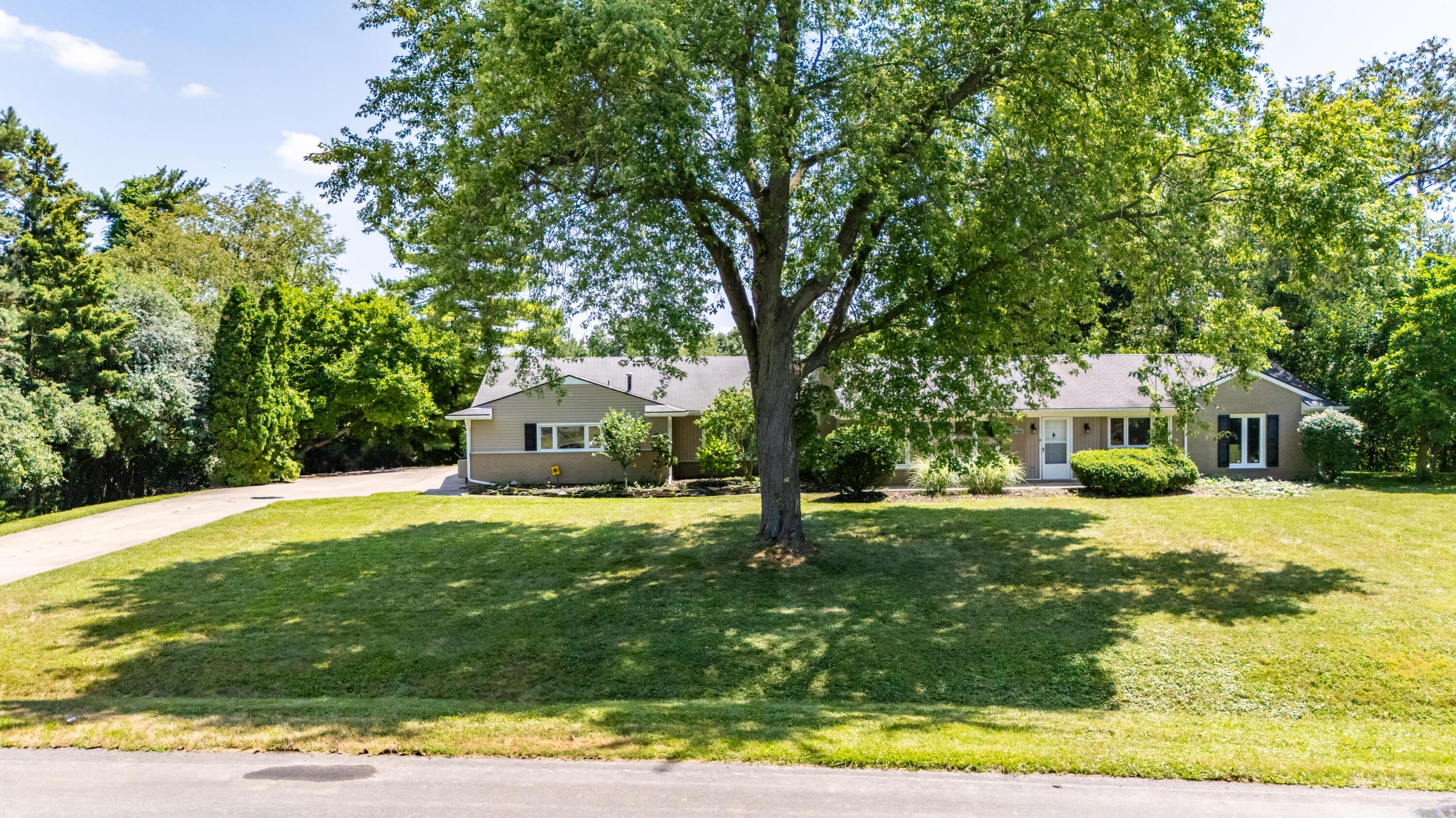 3275 Chickering Lane