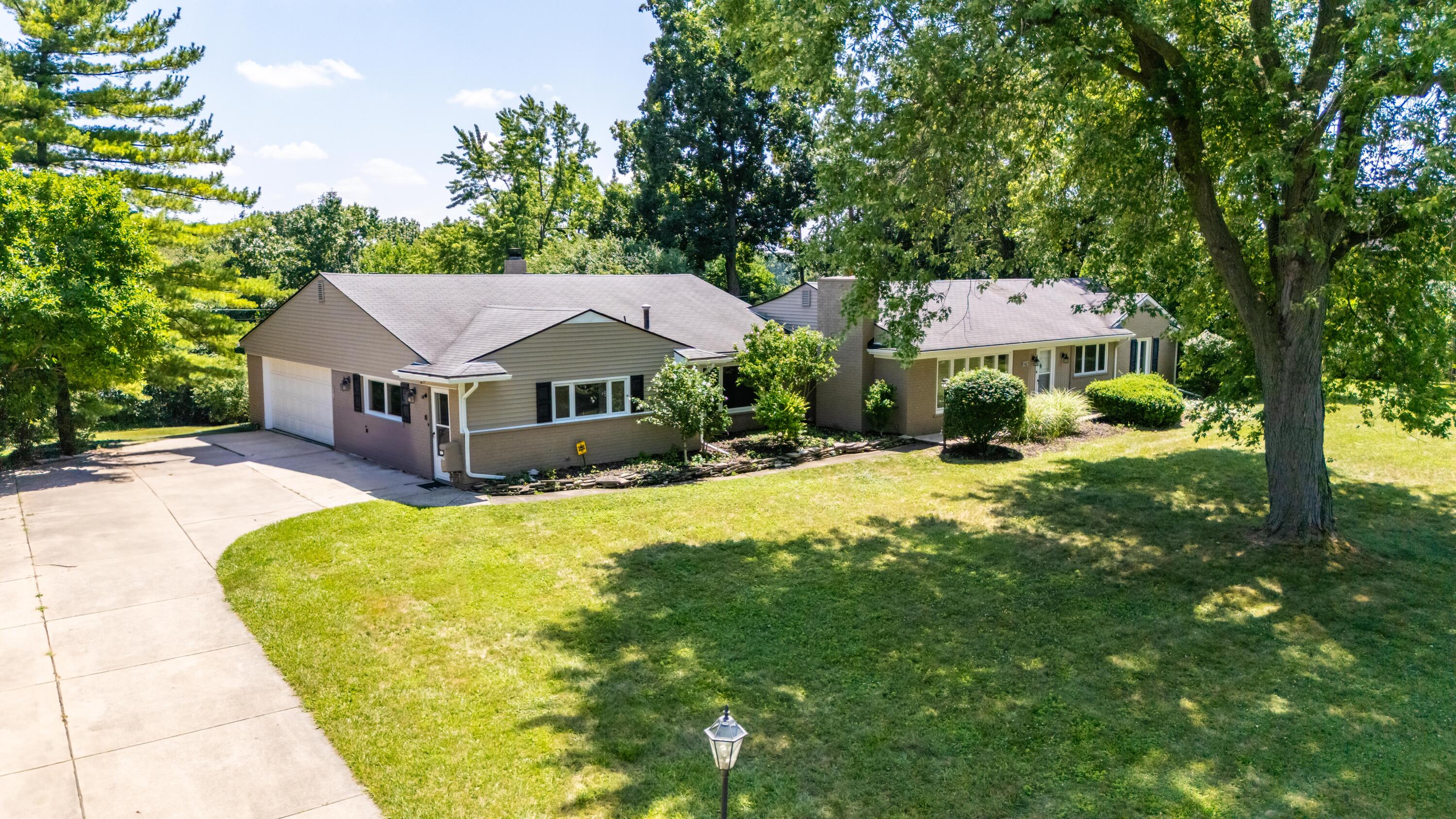 3275 Chickering Lane