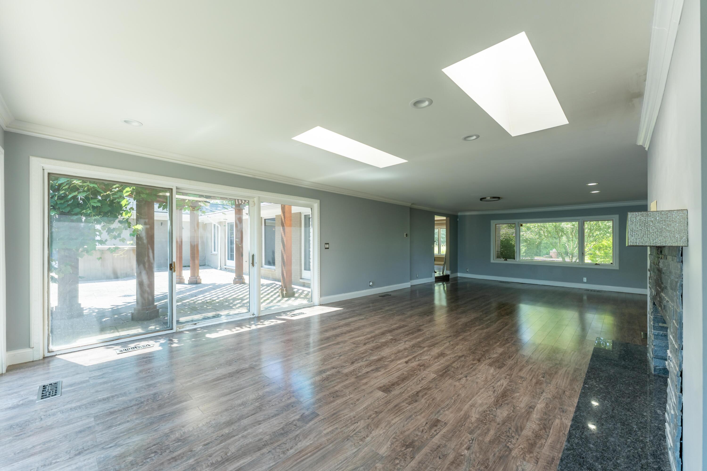 3275 Chickering Lane