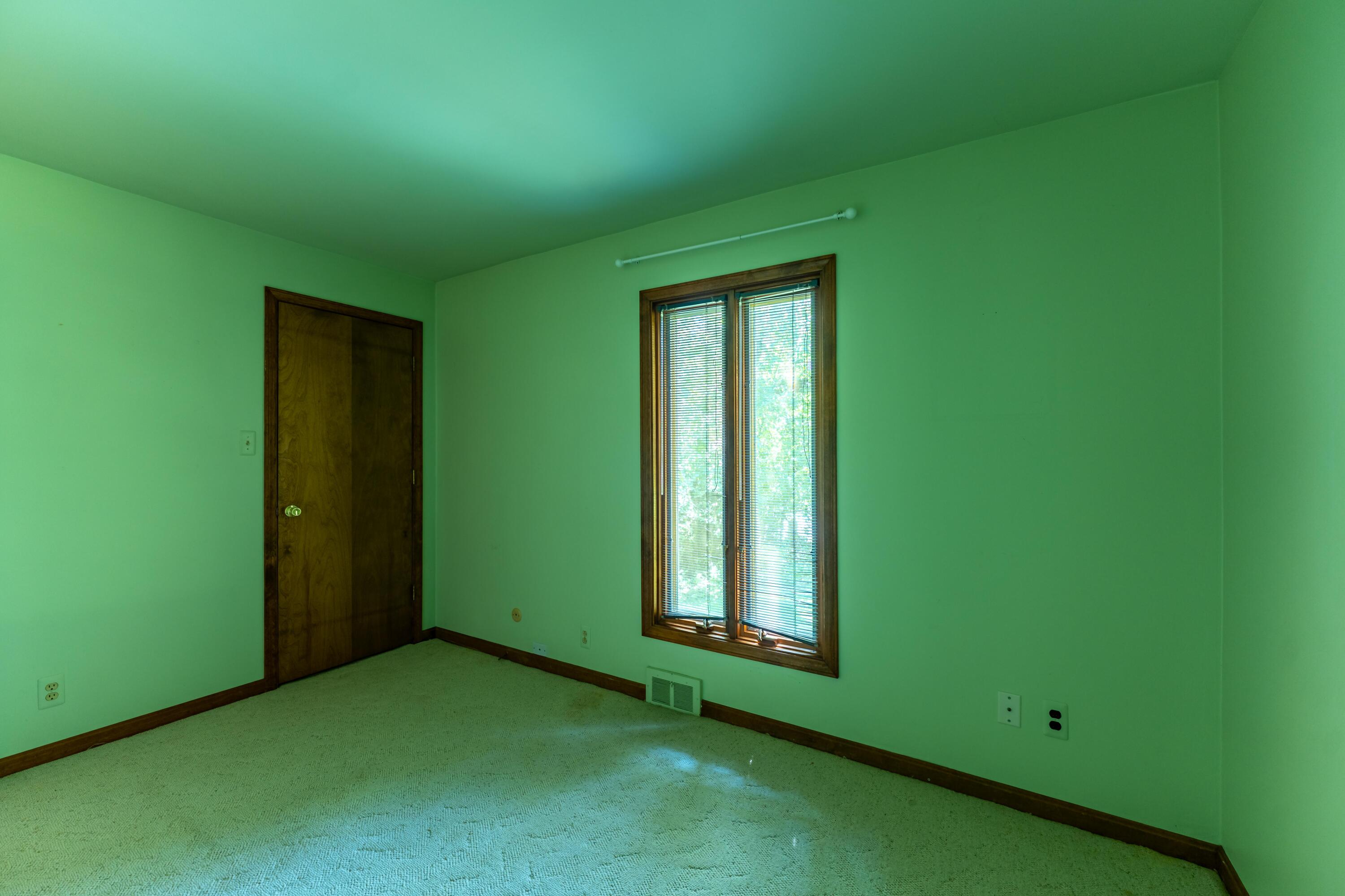 3275 Chickering Lane