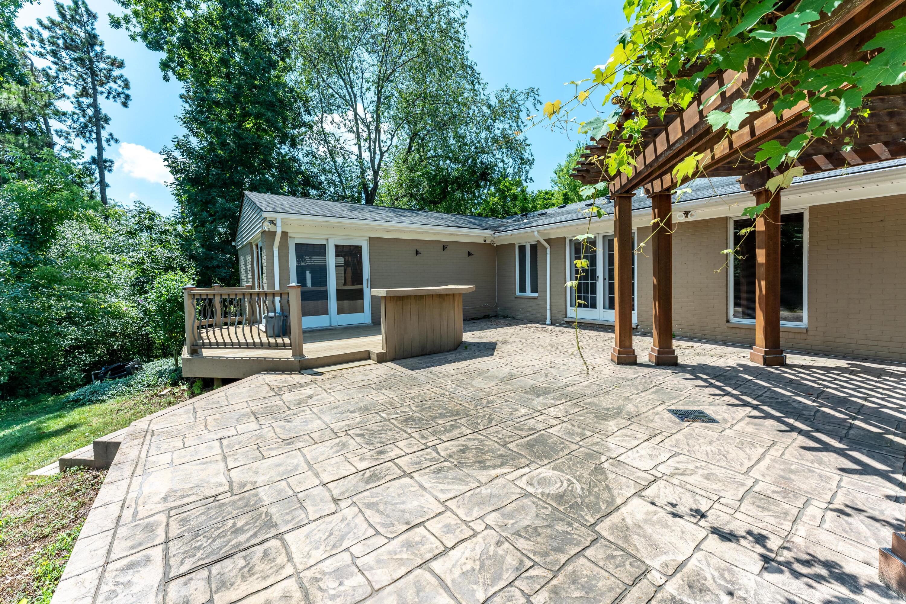 3275 Chickering Lane
