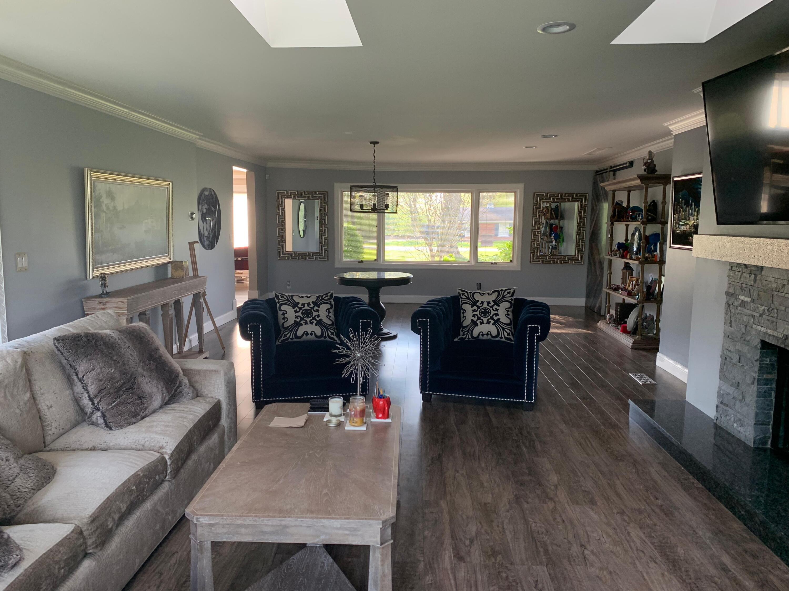3275 Chickering Lane