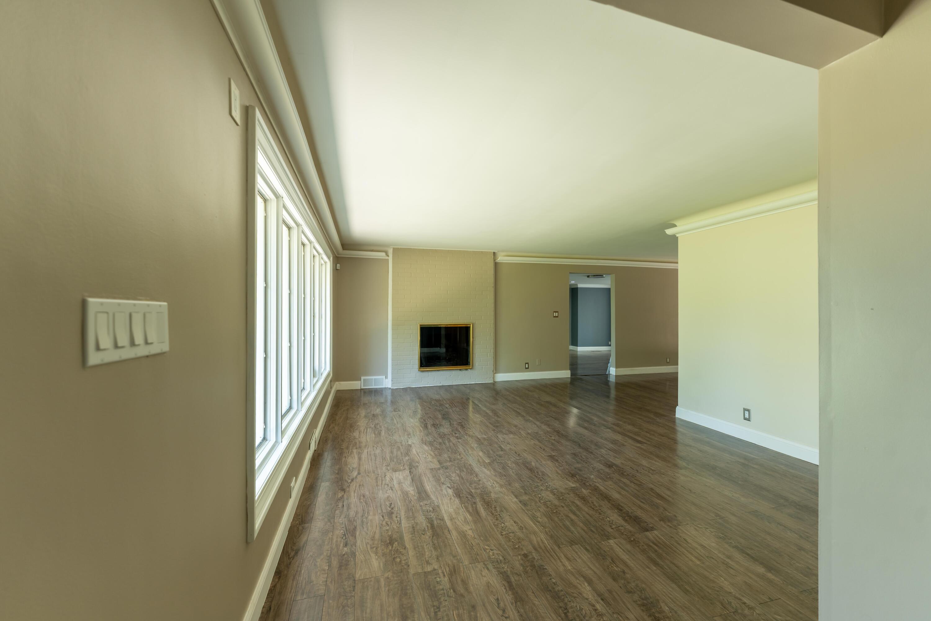 3275 Chickering Lane