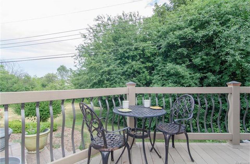 3275 Chickering Lane