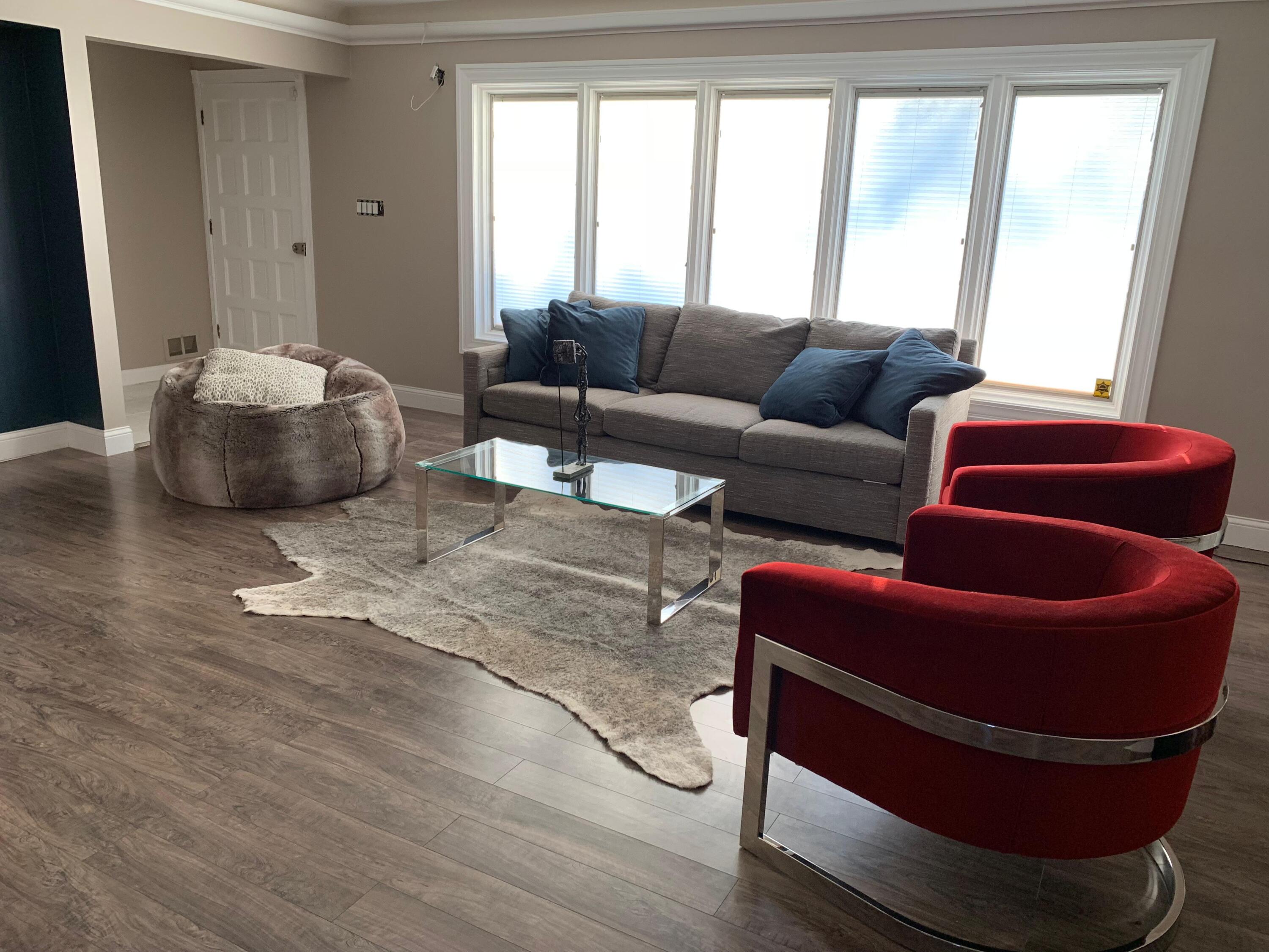 3275 Chickering Lane