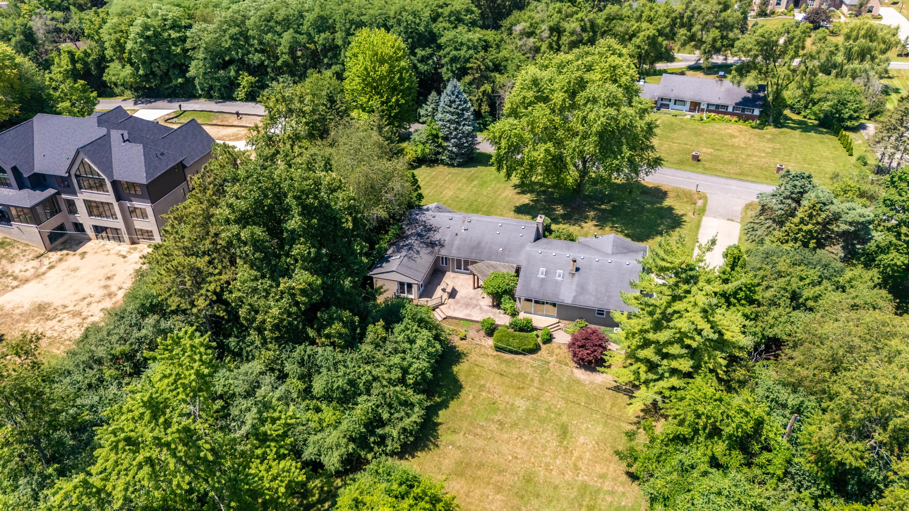 3275 Chickering Lane