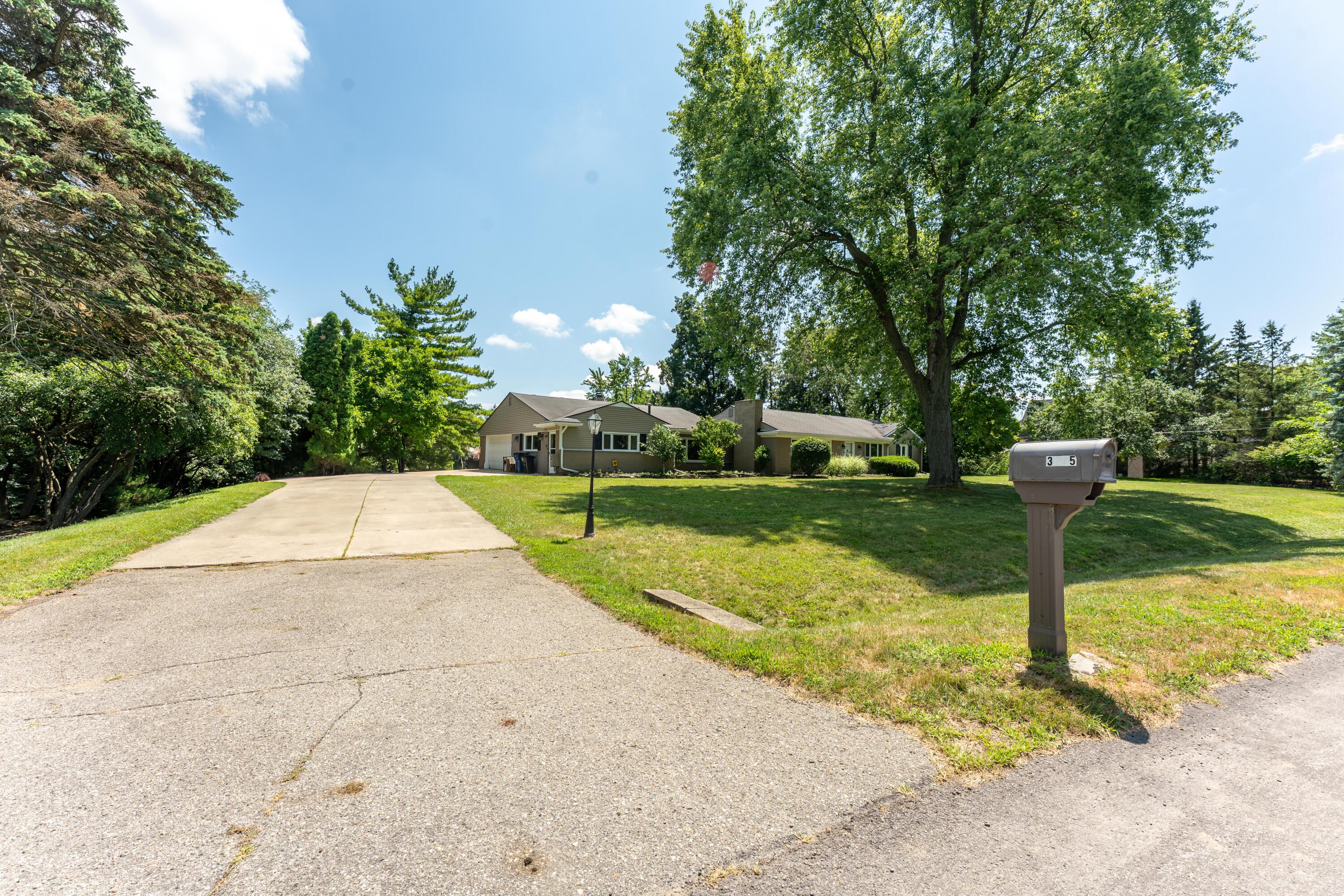 3275 Chickering Lane