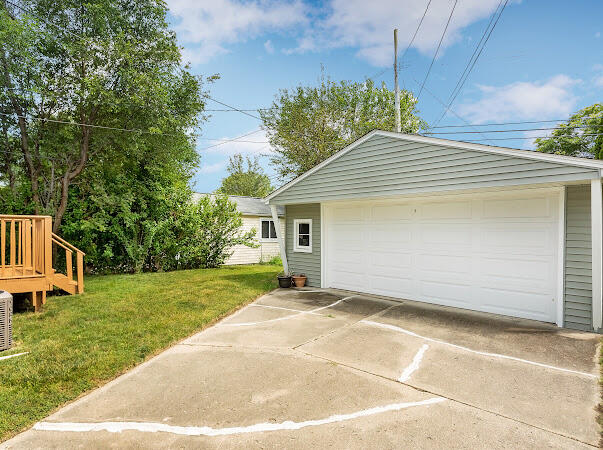 2214 Baxter Avenue