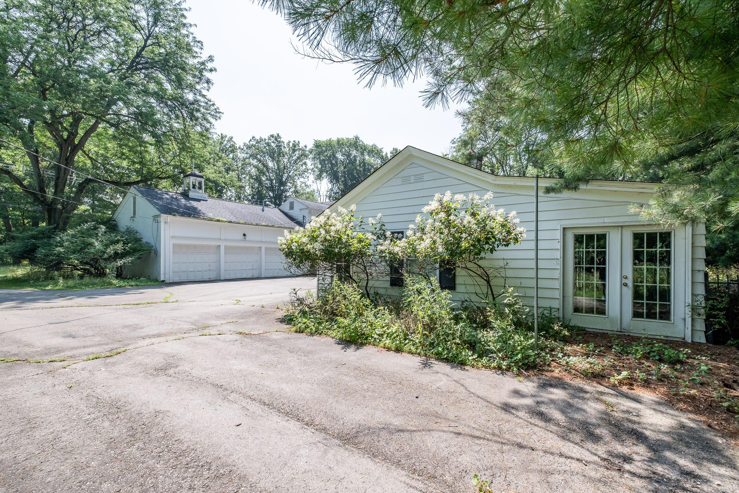 31677 Mountain View Road