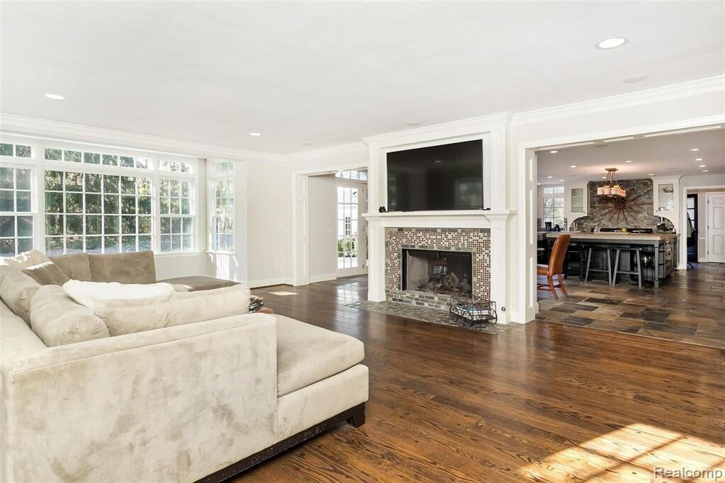 31677 Mountain View Road