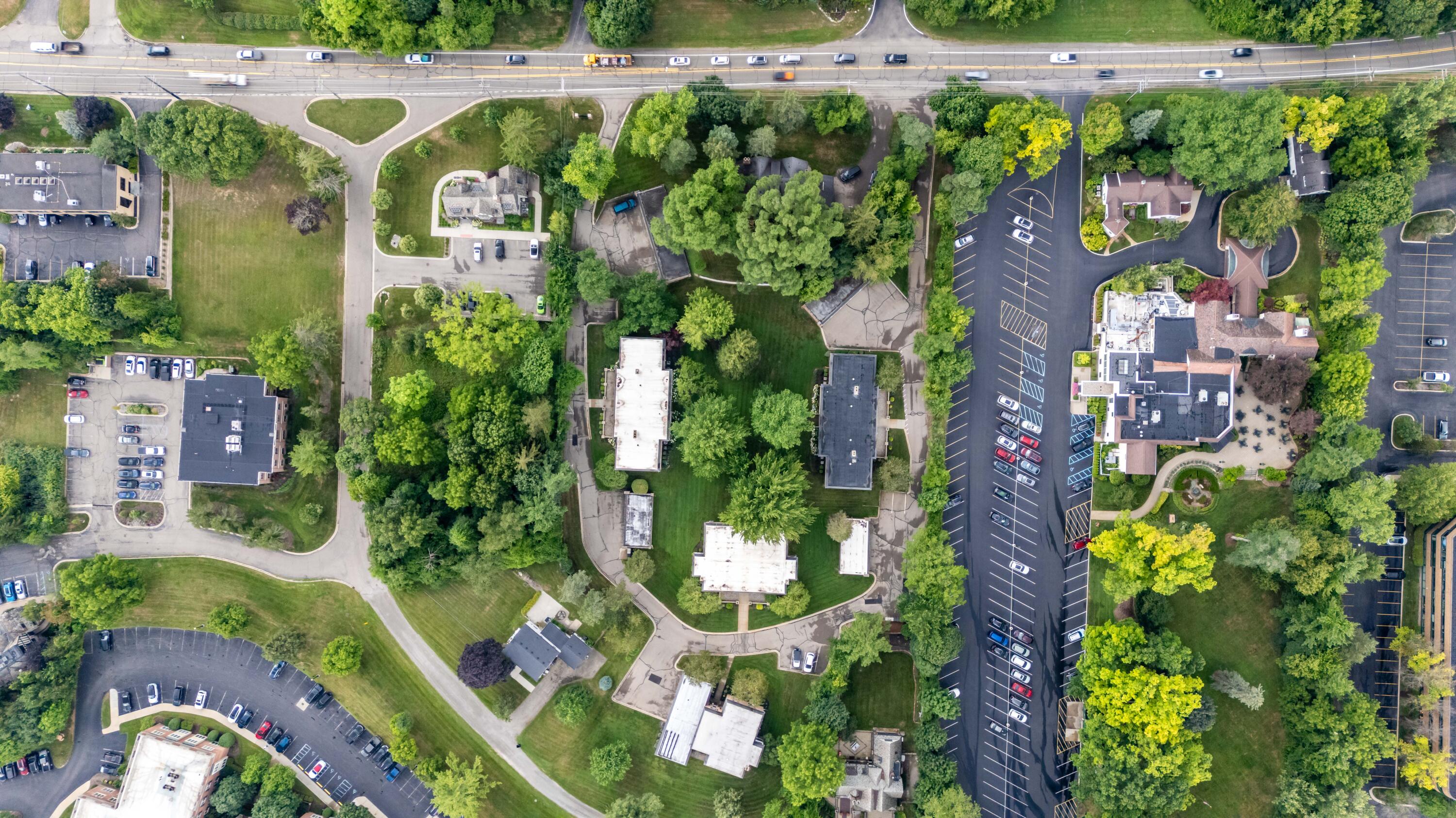 150 E Long Lake Road