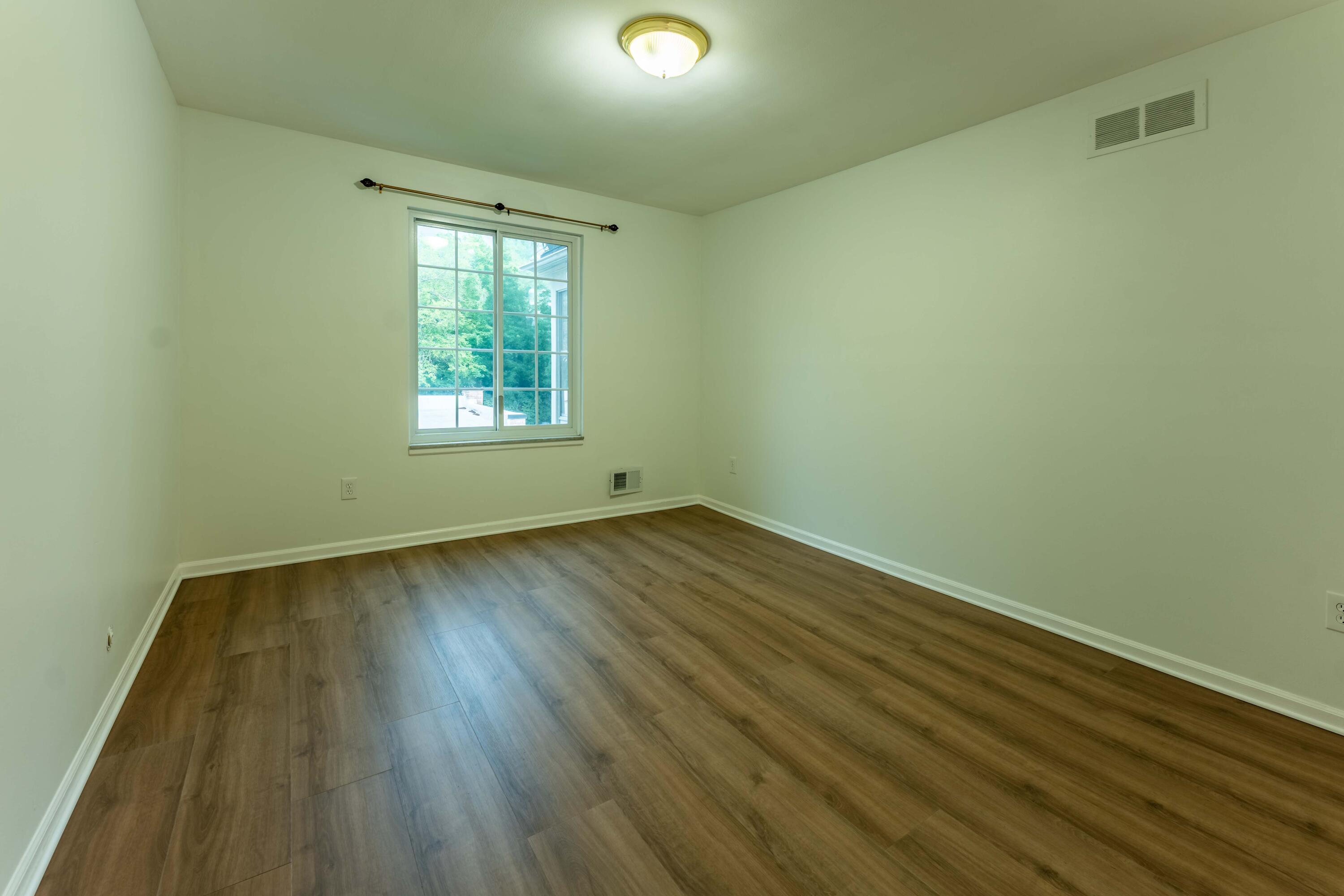 150 E Long Lake Road