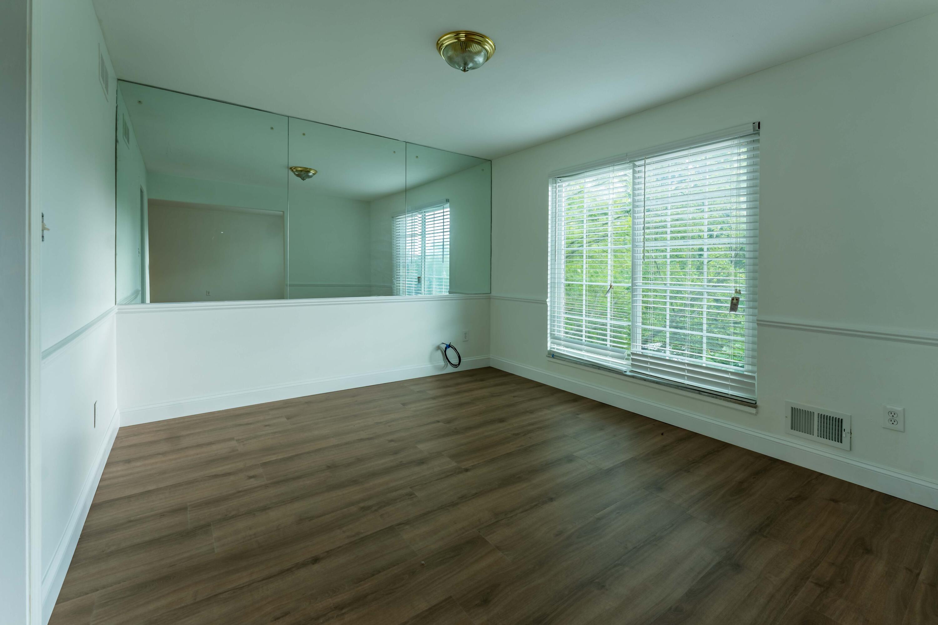 150 E Long Lake Road, 5