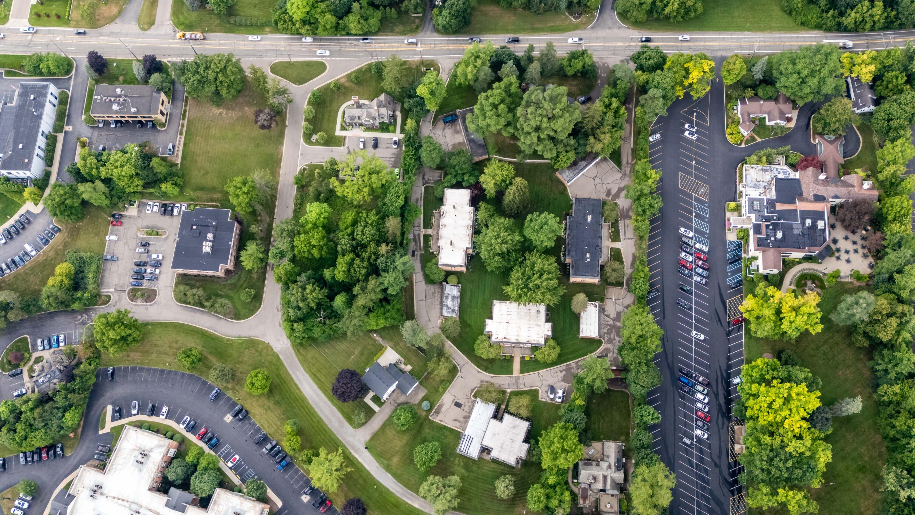 150 E Long Lake Road, 5
