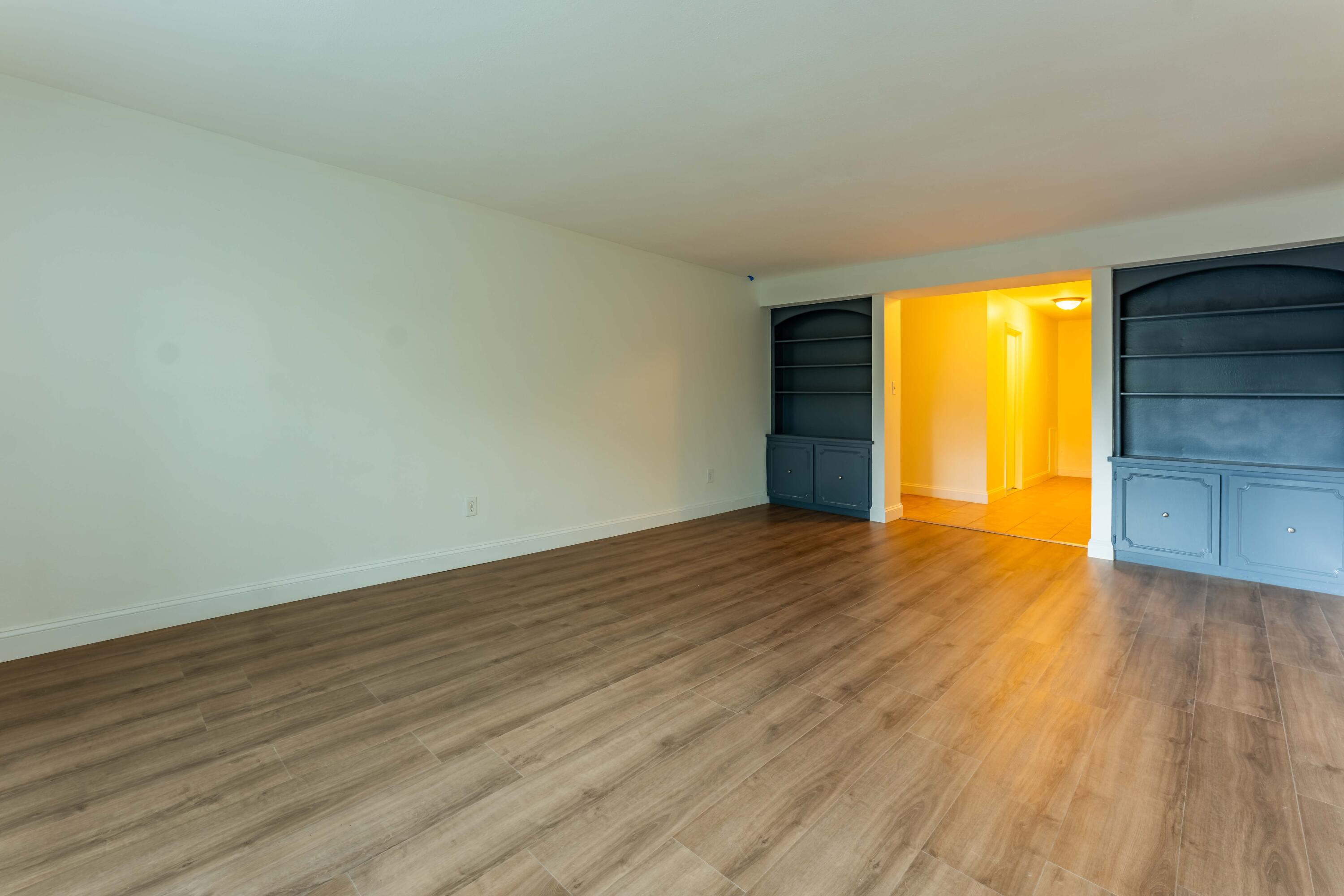 150 E Long Lake Road, 5