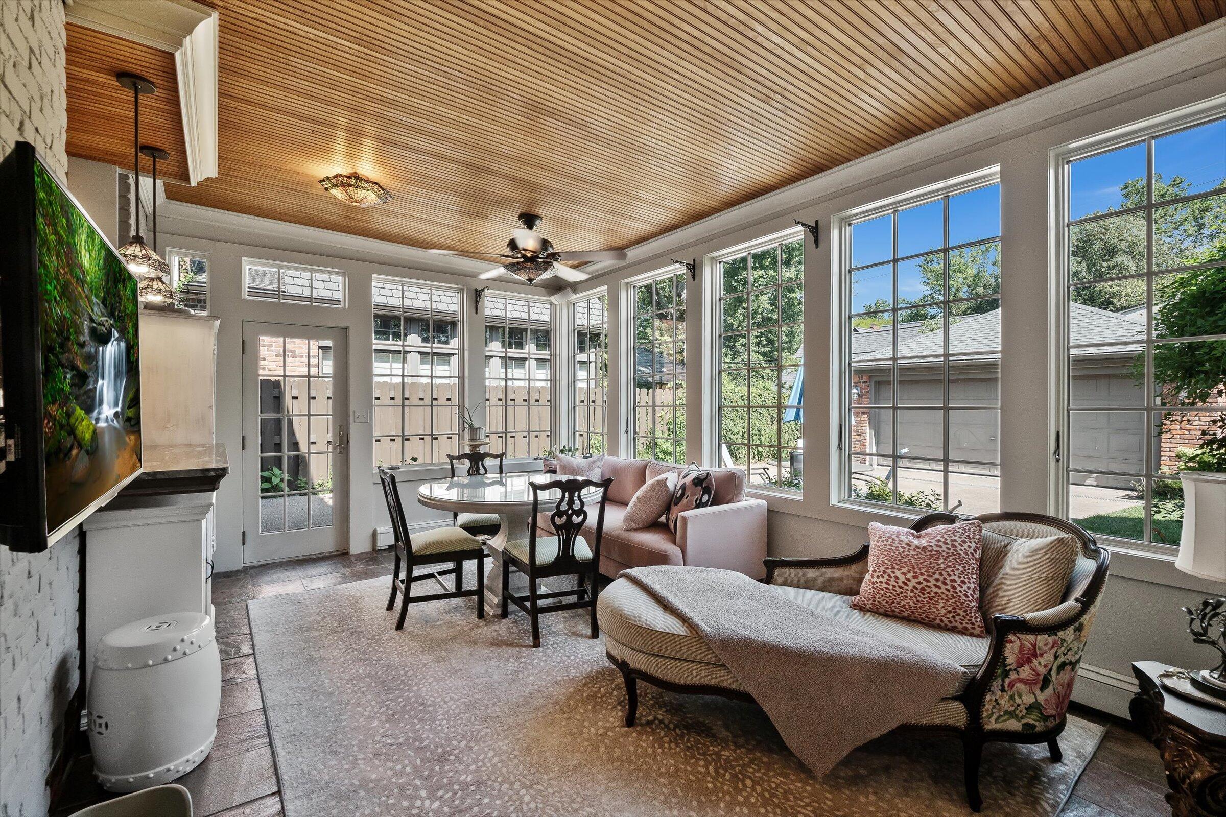 8286 Huntington Road