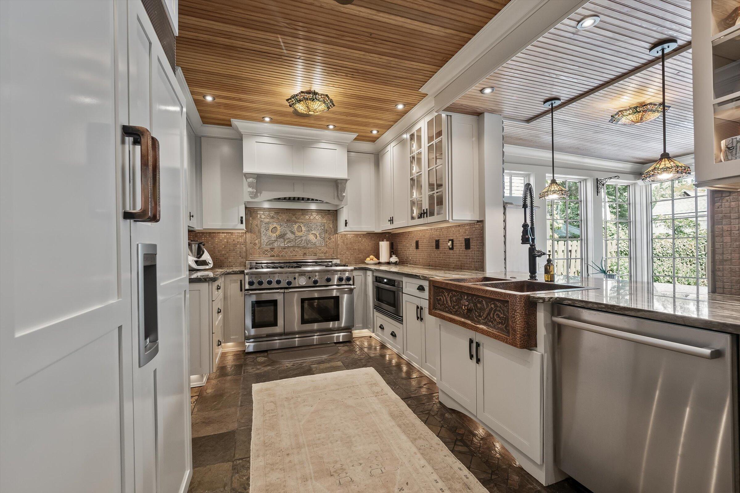 8286 Huntington Road