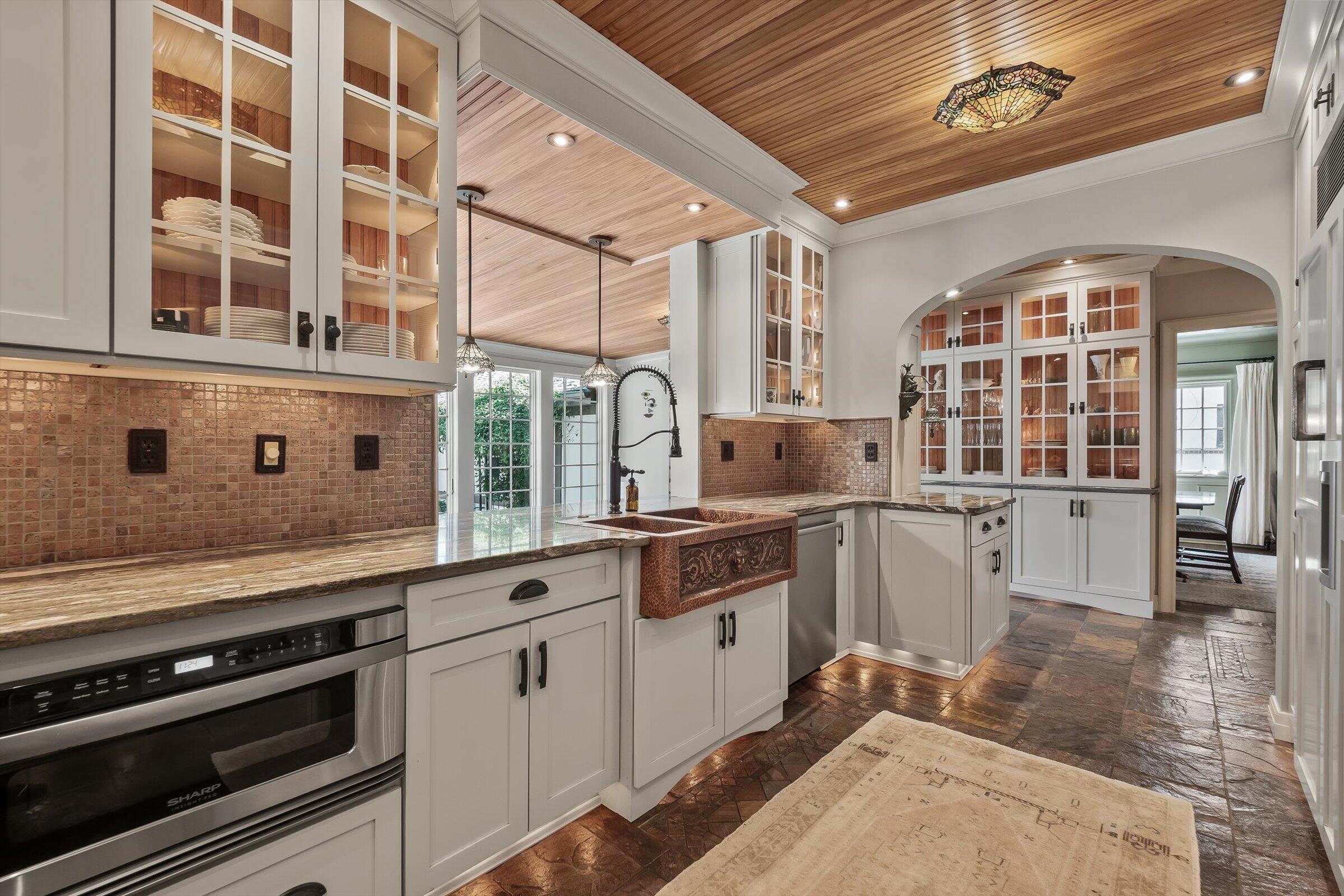 8286 Huntington Road