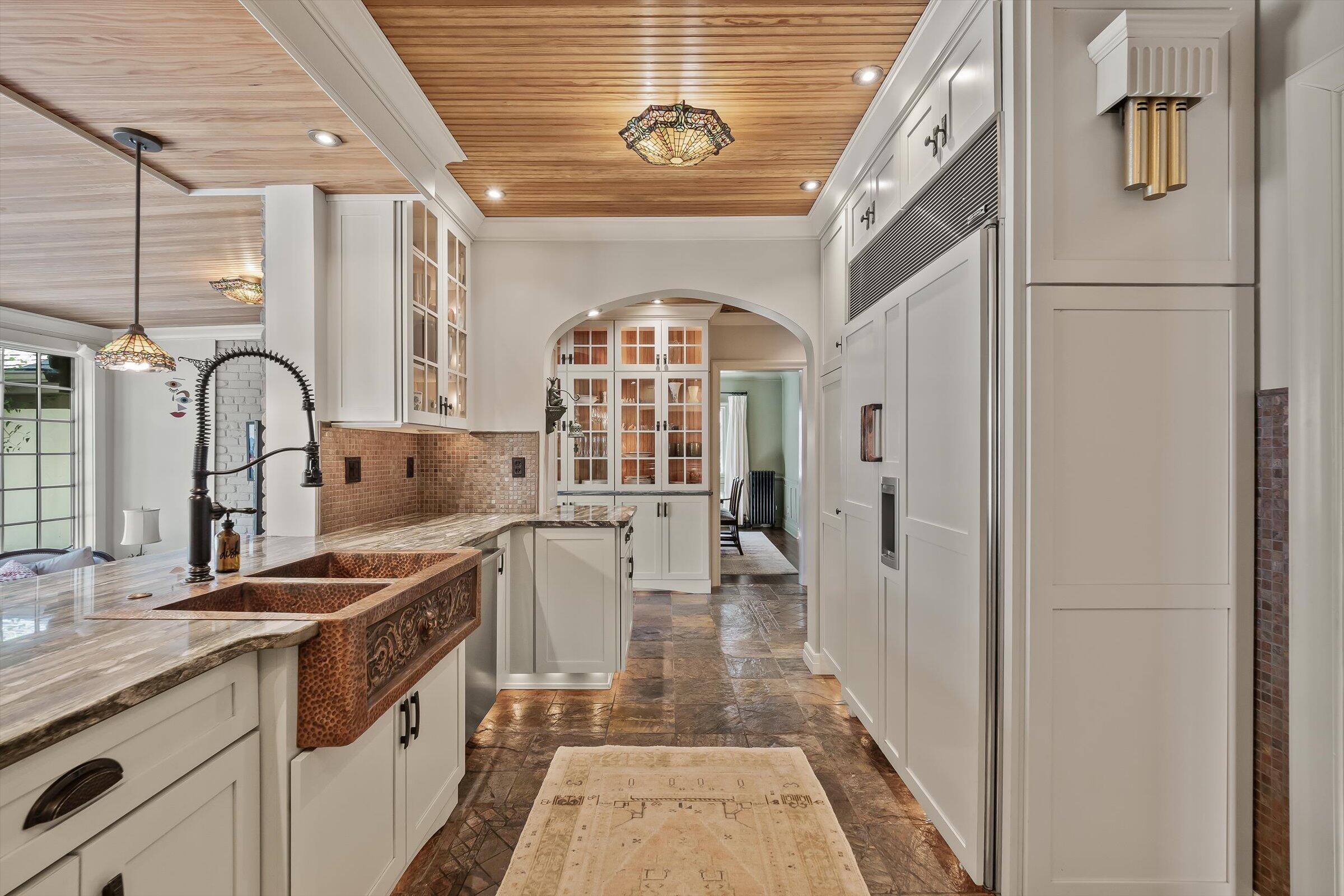 8286 Huntington Road