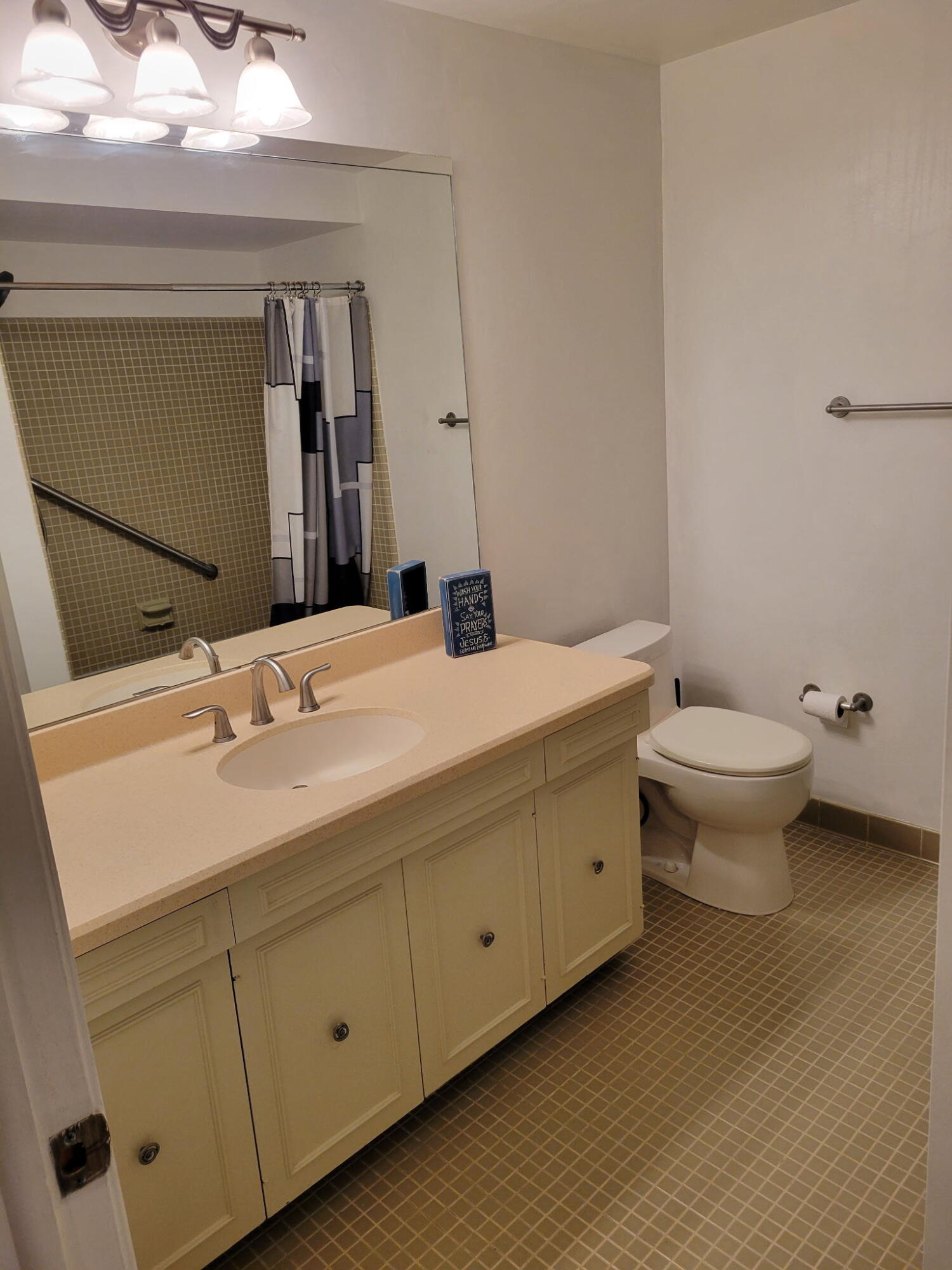 7411 Pebble Point