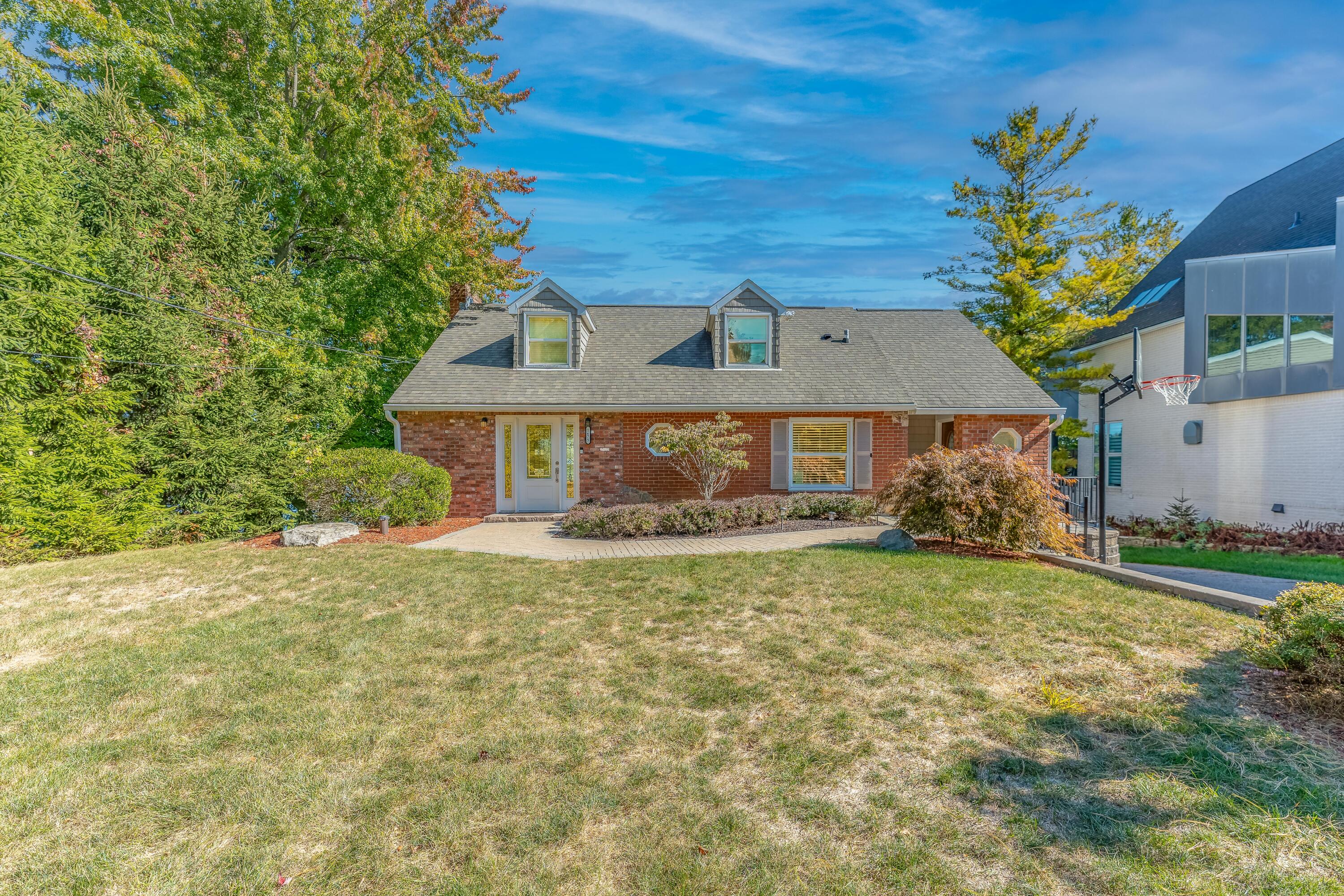 1675 Dell Rose Drive, Bloomfield Hills