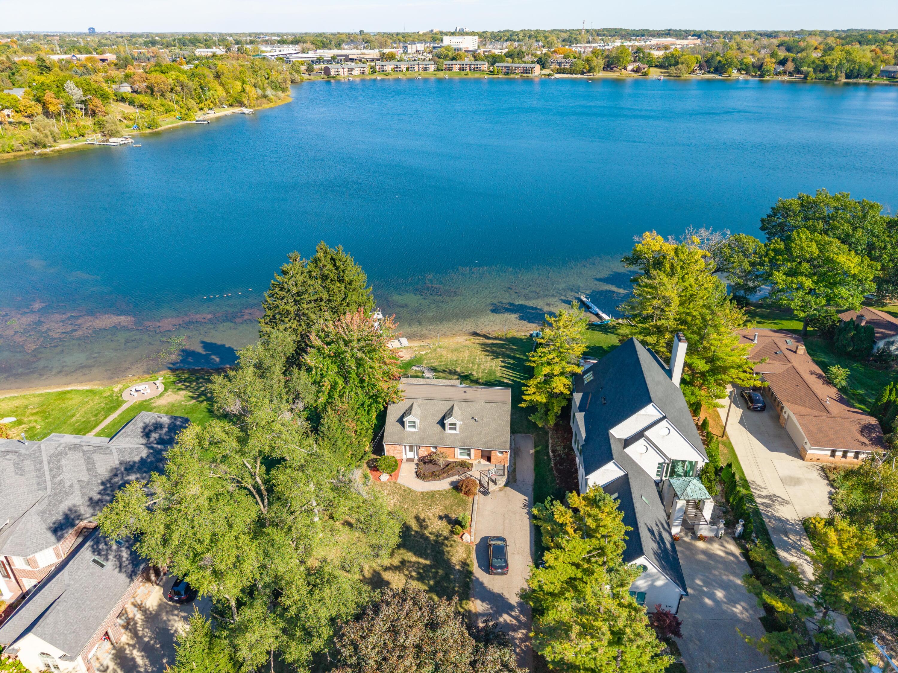 1675 Dell Rose Drive, Bloomfield Hills