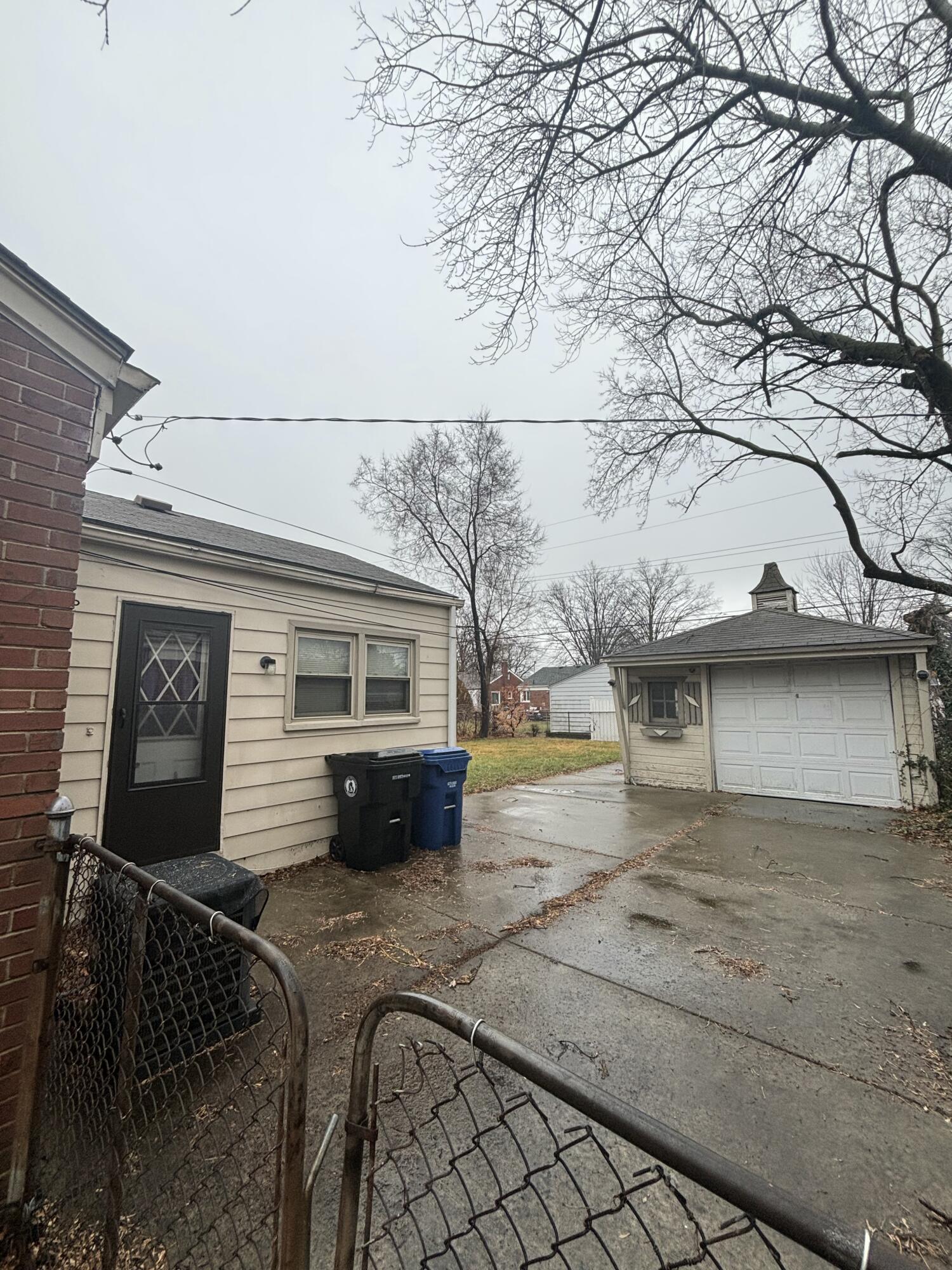 12116 Columbia Avenue