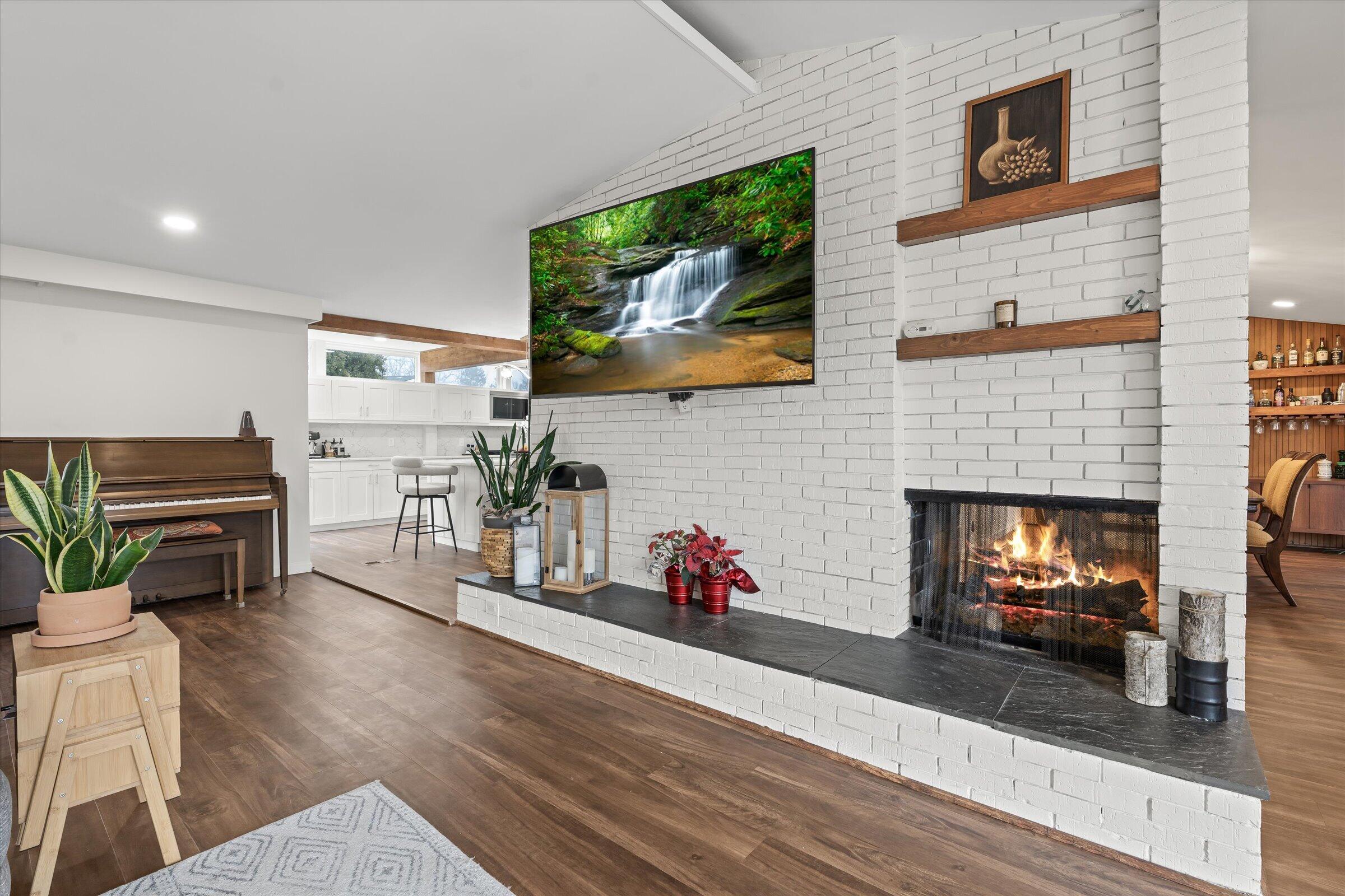 2330 N Pine Center Drive