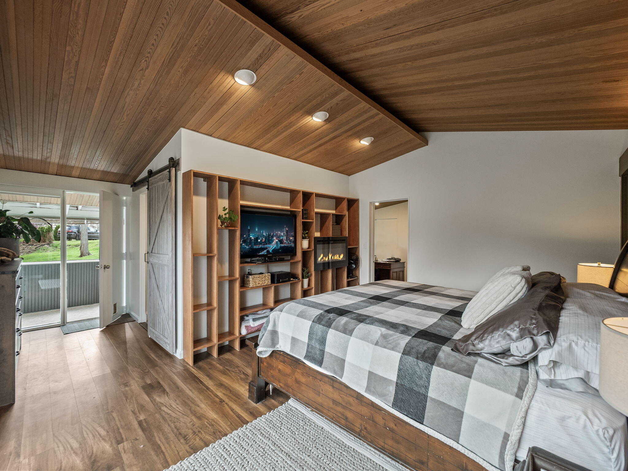 2330 N Pine Center Drive