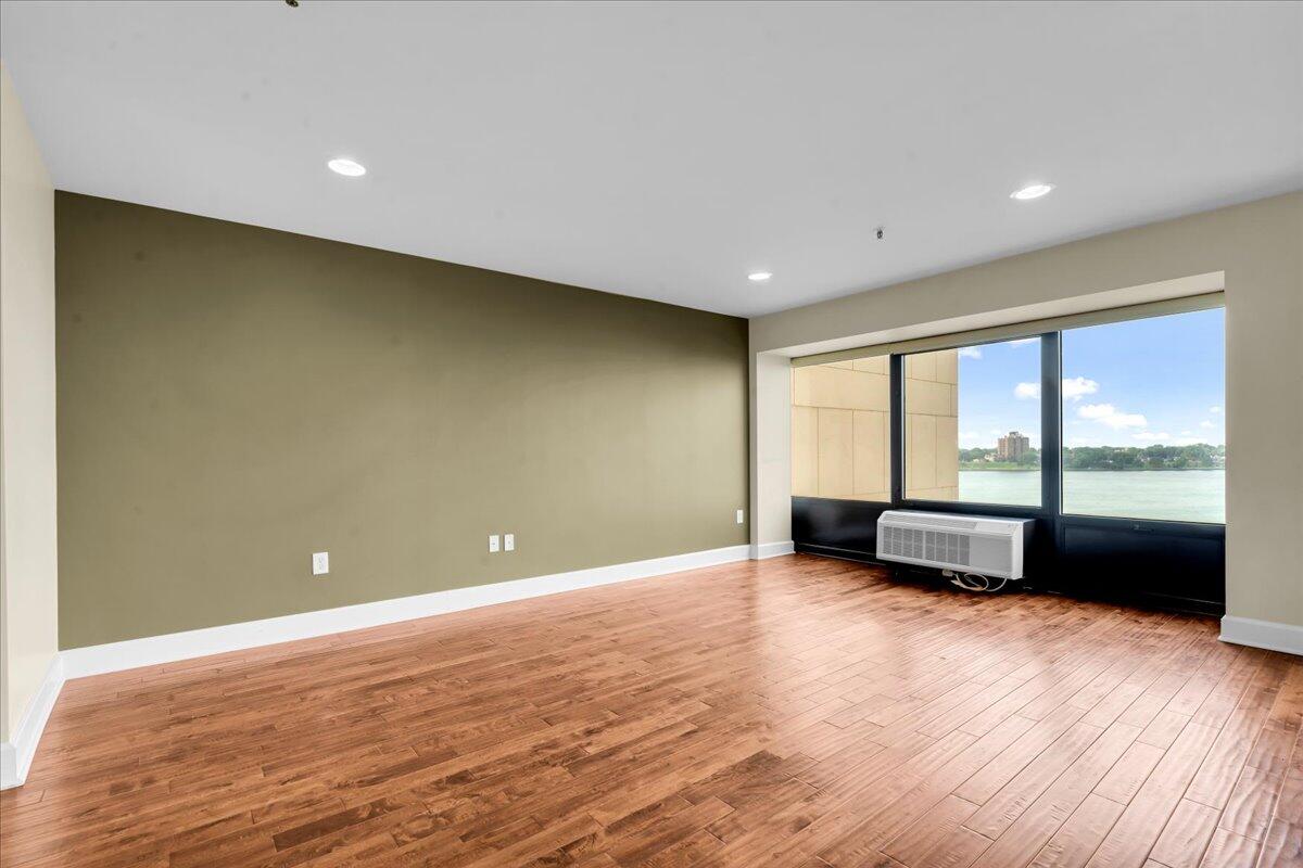1001 W Jefferson Avenue 8A