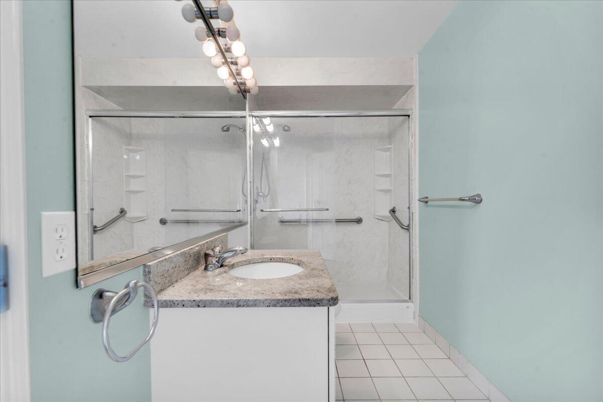 1001 W Jefferson Avenue 8A