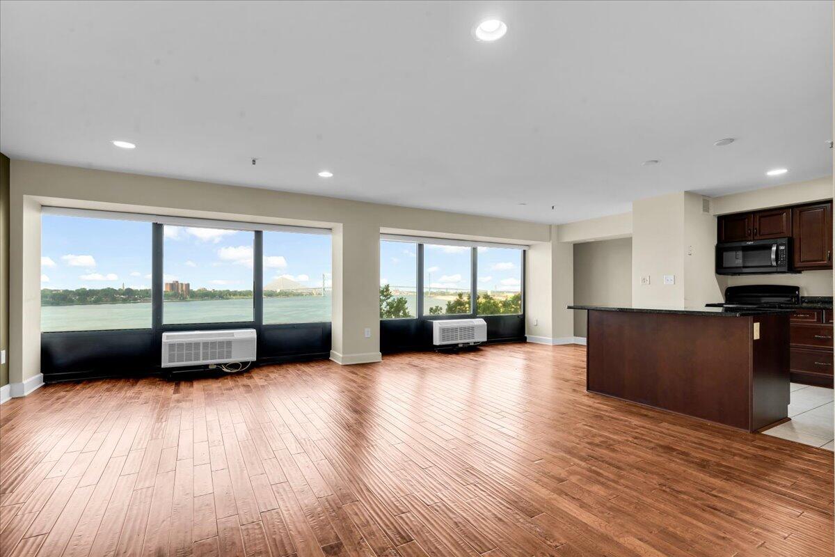 1001 W Jefferson Avenue 8A