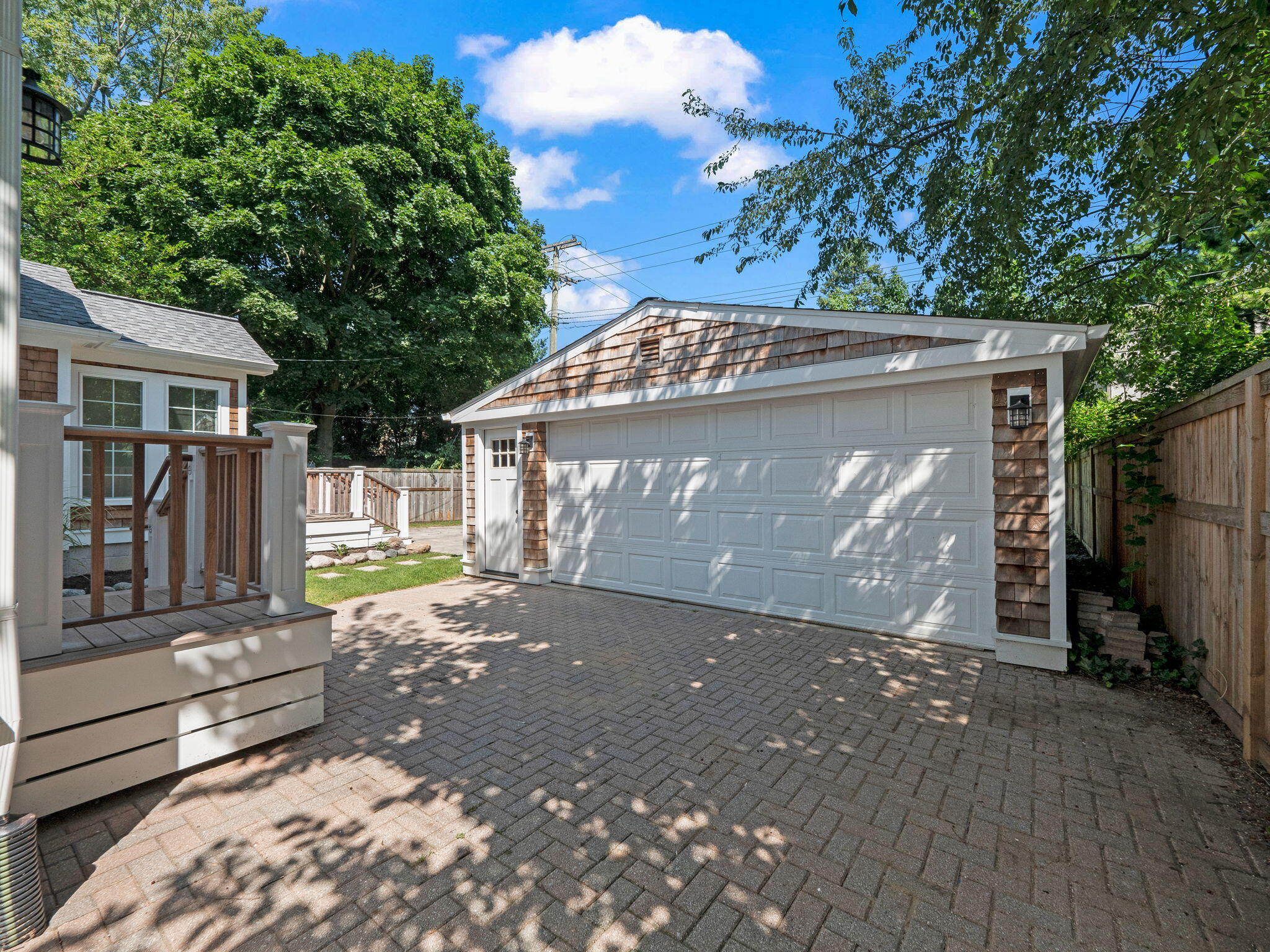 650 W Lincoln Street