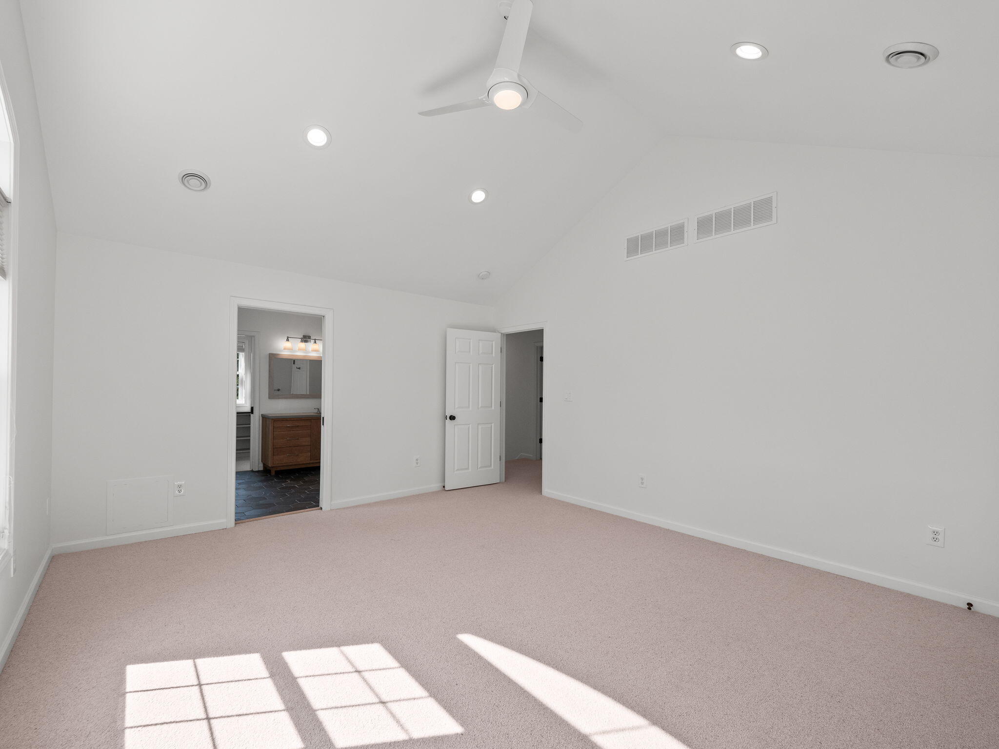 650 W Lincoln Street