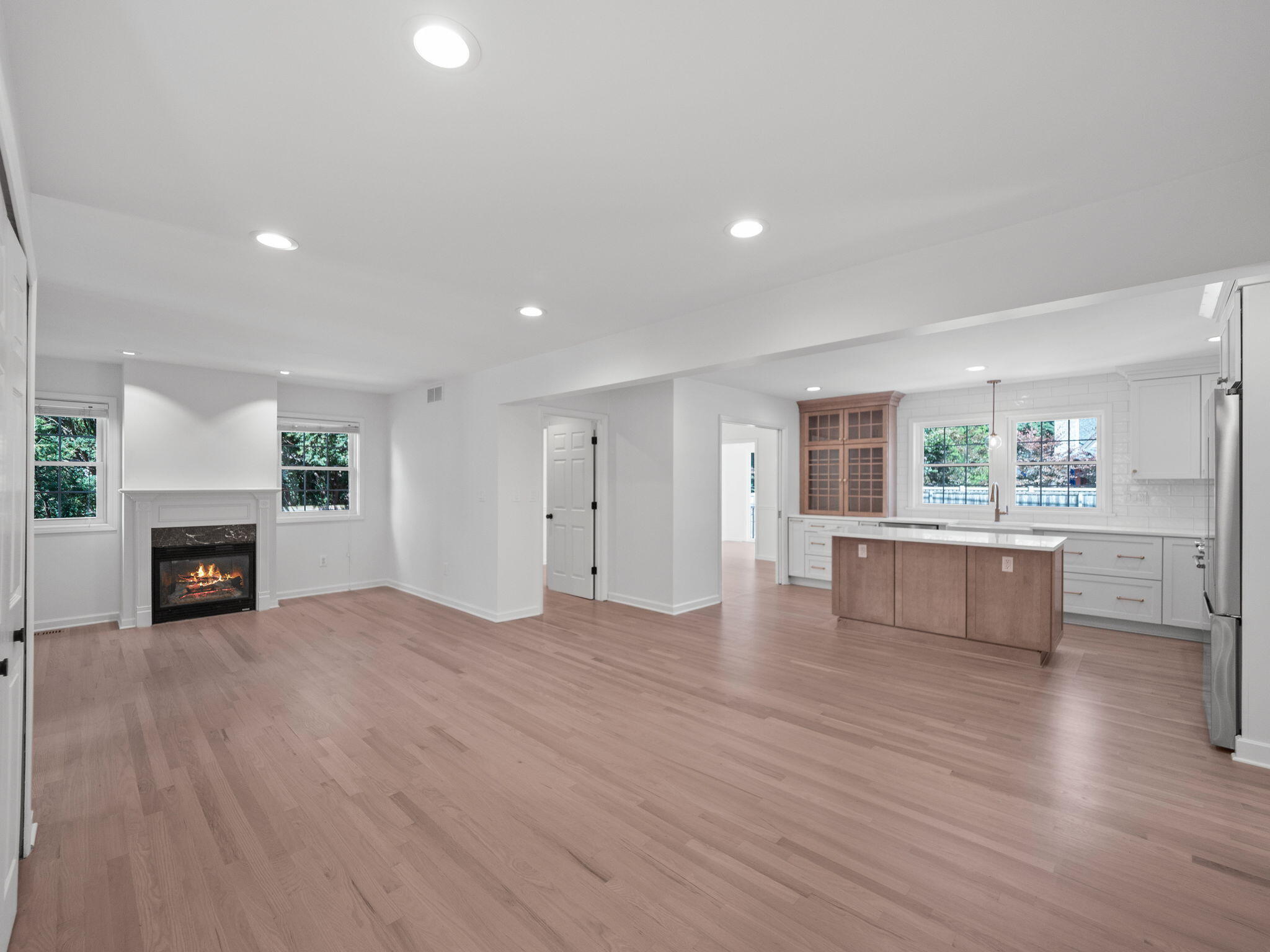 650 W Lincoln Street