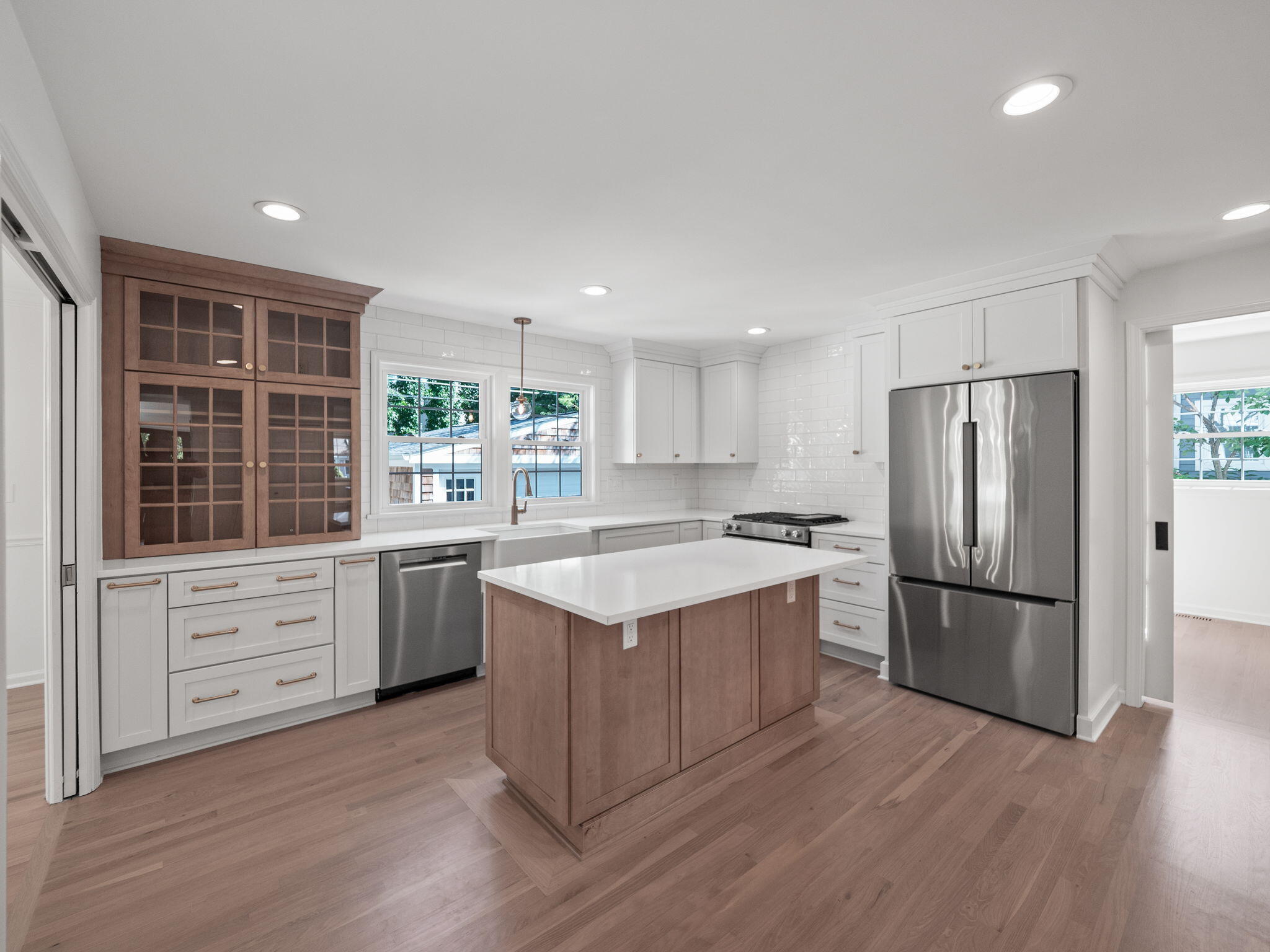 650 W Lincoln Street