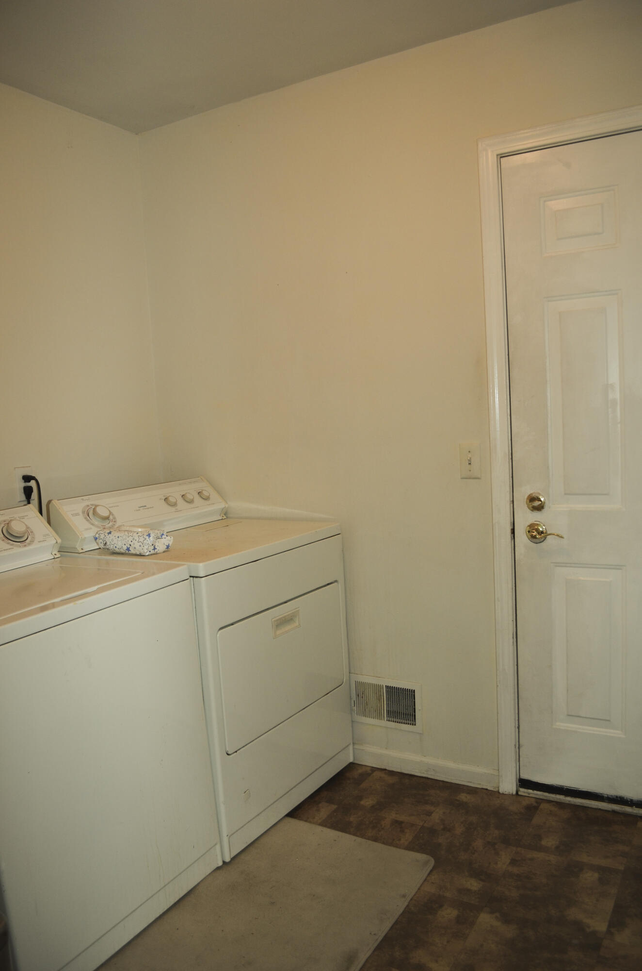 7686 Cherrywood Drive