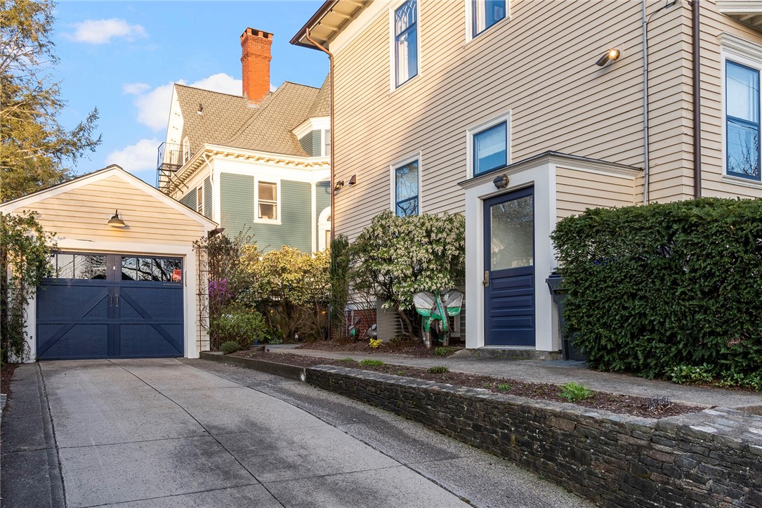 40 Oriole Avenue