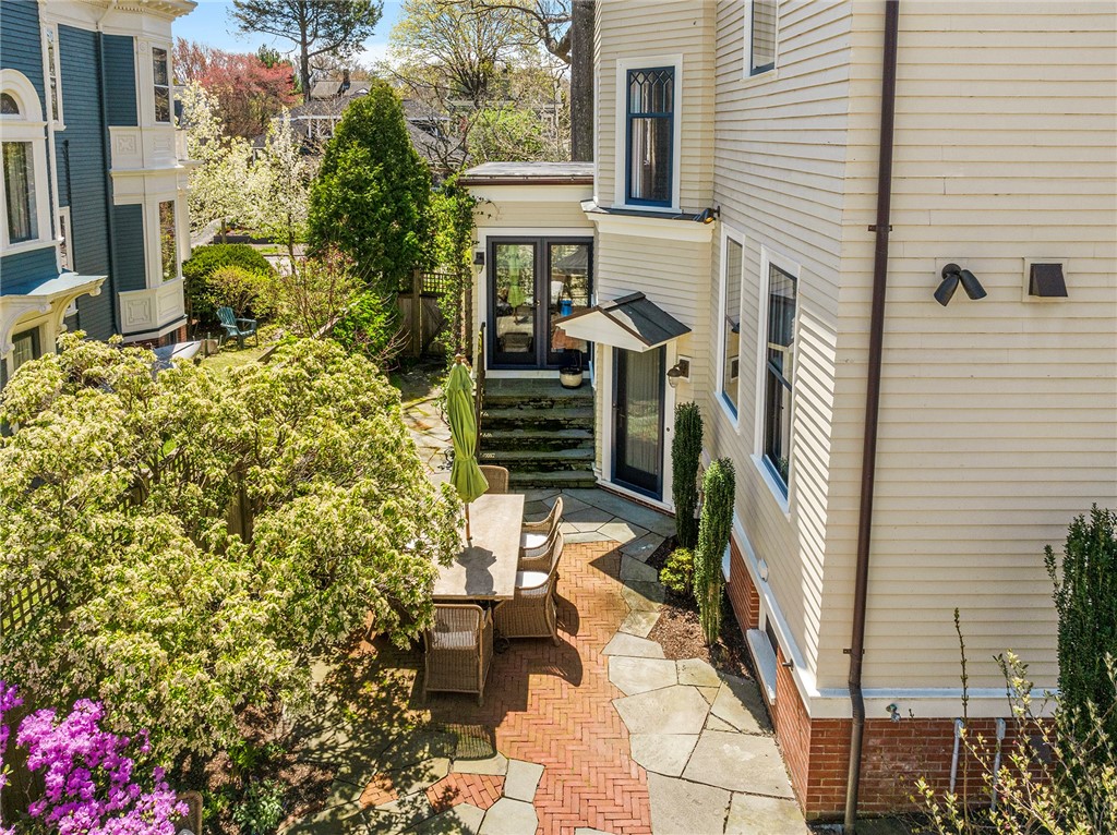 40 Oriole Avenue