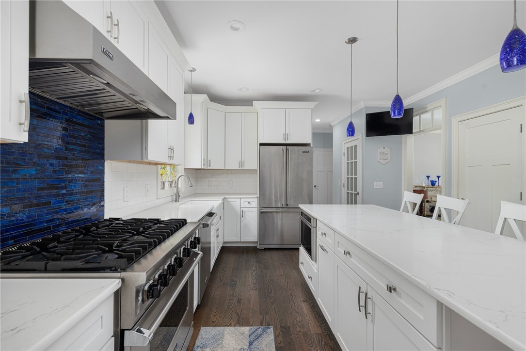 229 Narragansett Parkway