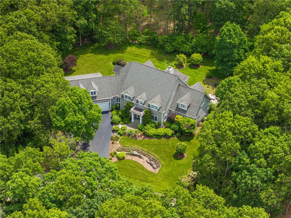 60 Robincrest Court