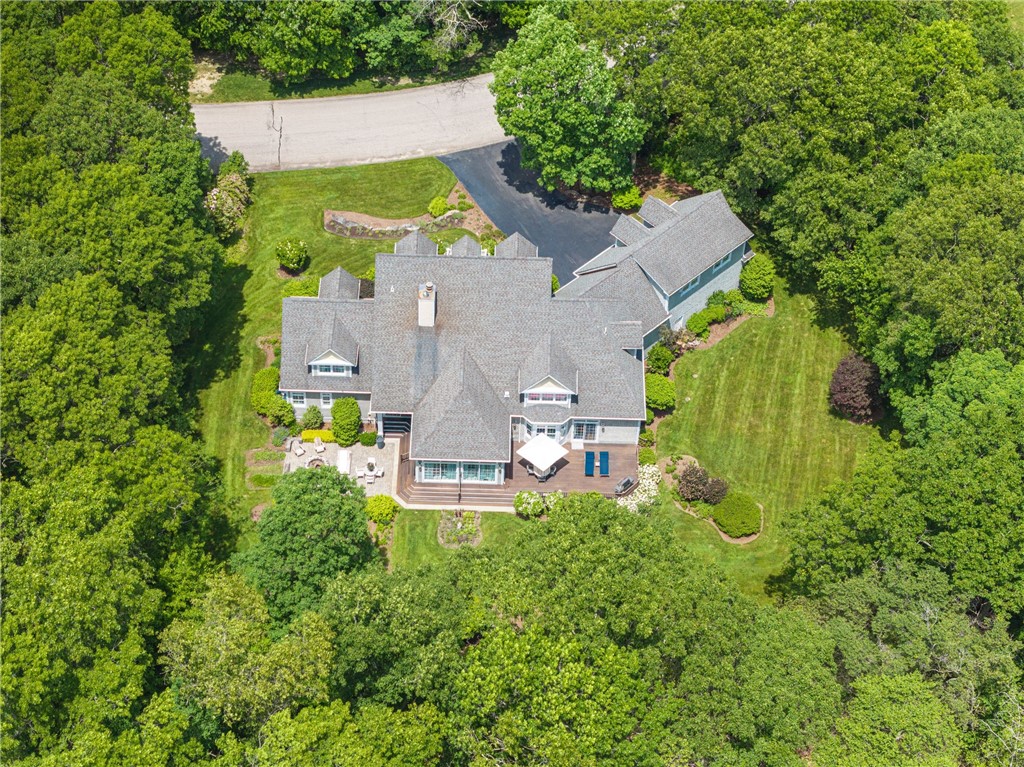 60 Robincrest Court